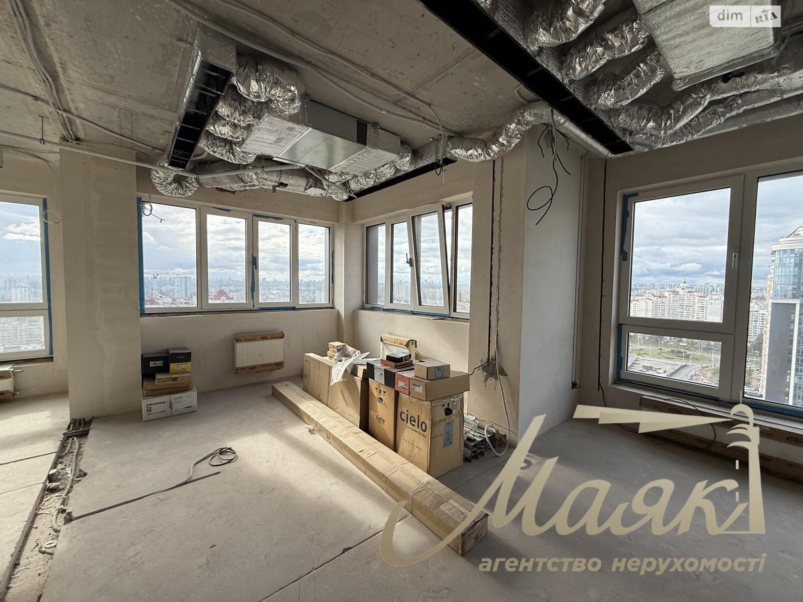 Продажа трехкомнатной квартиры в Киеве, на просп. Оболонский 26, район Оболонь фото 1 Продажа трехкомнатной квартиры в Киеве, на просп. Оболонский 26, район Оболонь фото 1