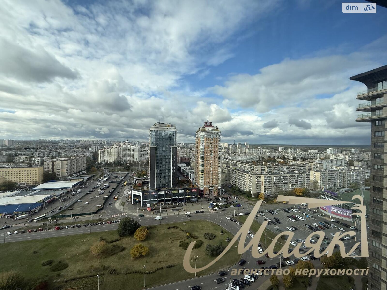 Продажа трехкомнатной квартиры в Киеве, на просп. Оболонский 26, район Оболонь фото 1 Продажа трехкомнатной квартиры в Киеве, на просп. Оболонский 26, район Оболонь фото 1