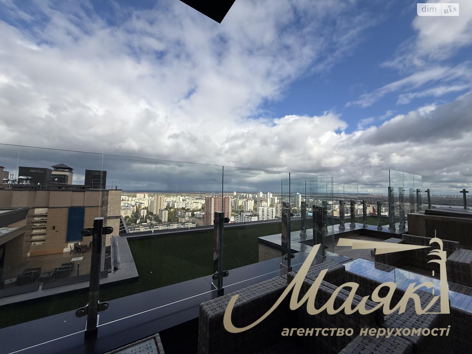 Продажа трехкомнатной квартиры в Киеве, на просп. Оболонский 26, район Оболонь фото 1 Продажа трехкомнатной квартиры в Киеве, на просп. Оболонский 26, район Оболонь фото 1