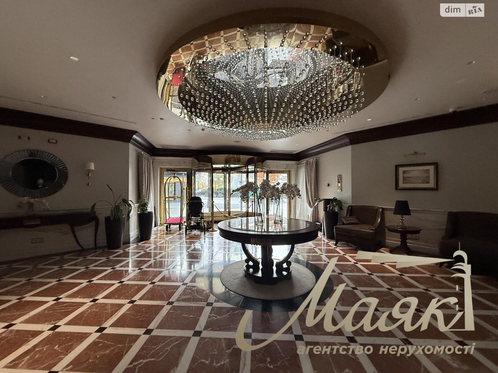 Продажа трехкомнатной квартиры в Киеве, на просп. Оболонский 26, район Оболонь фото 1 Продажа трехкомнатной квартиры в Киеве, на просп. Оболонский 26, район Оболонь фото 1