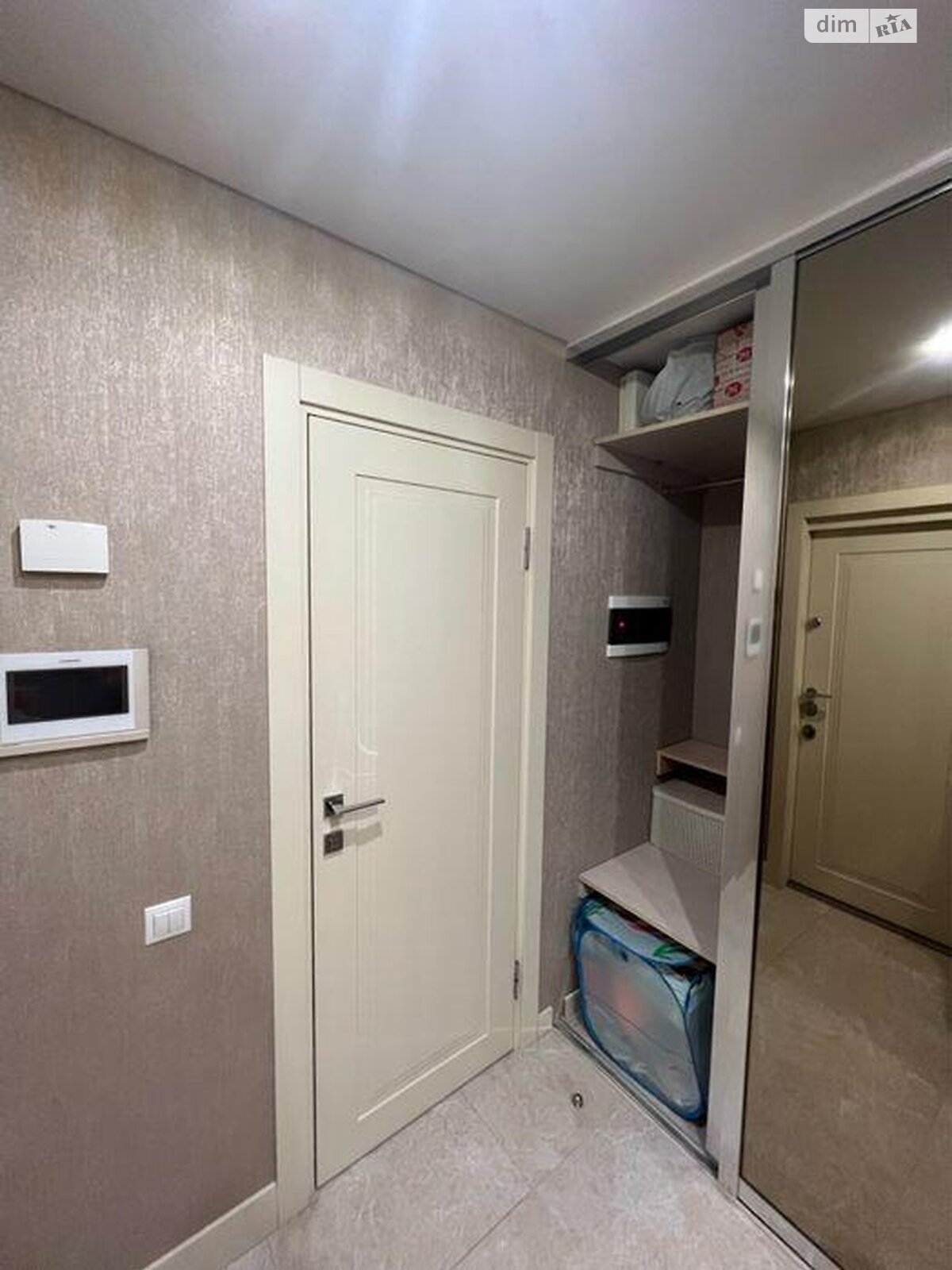 Продаж трикімнатної квартири в Києві, на вул. Прирічна 5, район Оболонь фото 1 Продаж трикімнатної квартири в Києві, на вул. Прирічна 5, район Оболонь фото 1