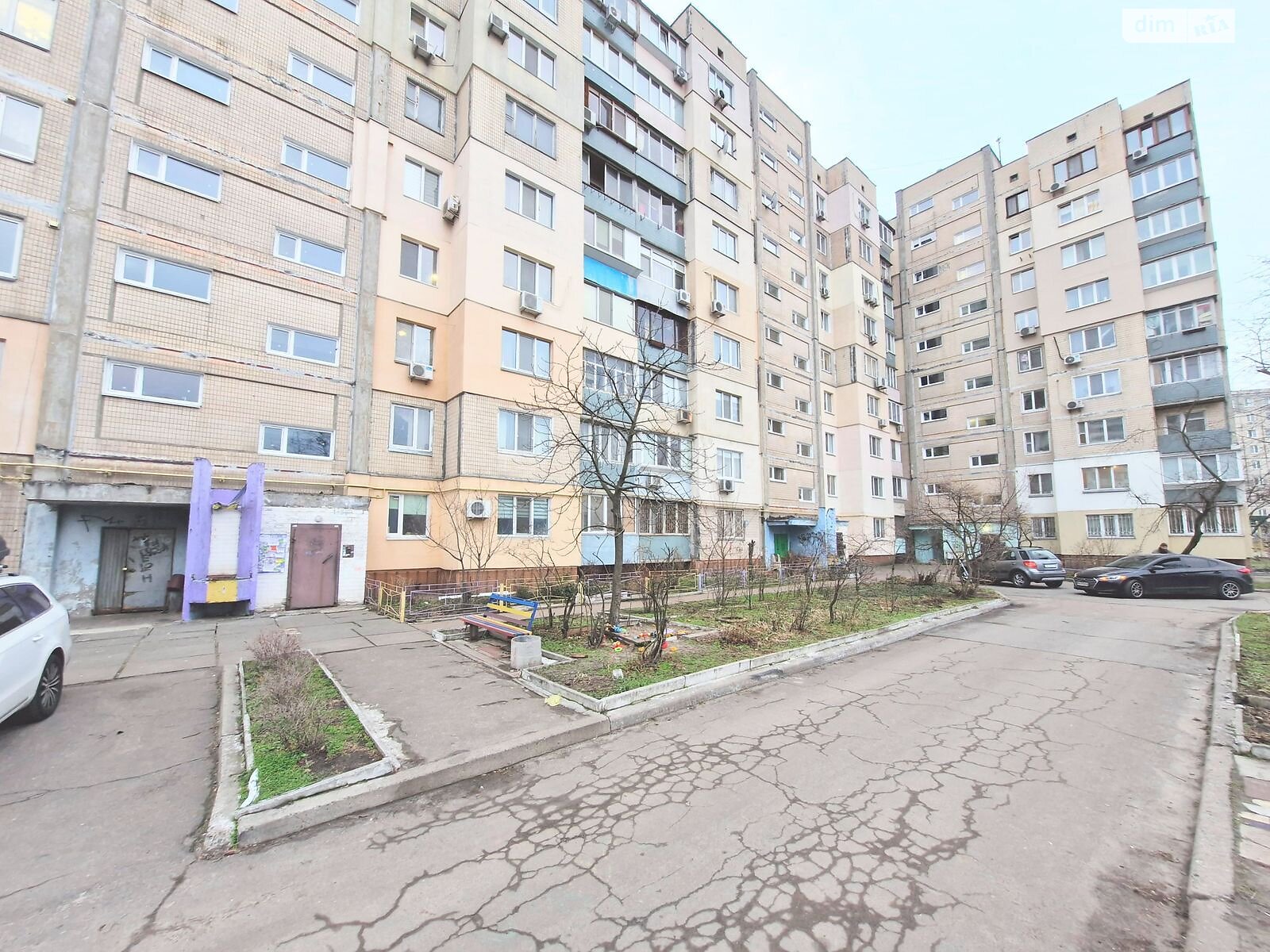 Продаж трикімнатної квартири в Києві, на вул. Прирічна 9А, район Оболонь фото 1 Продаж трикімнатної квартири в Києві, на вул. Прирічна 9А, район Оболонь фото 1