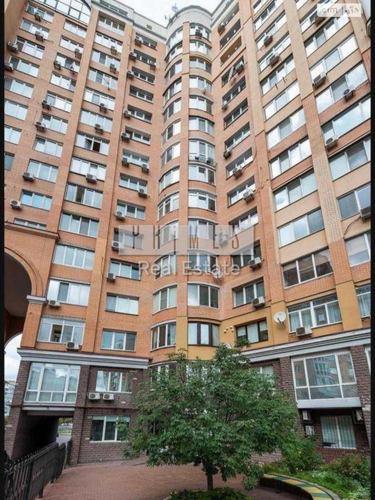 Продажа восьмикомнатной квартиры в Киеве, на просп. Владимира Ивасюка 10/4, район Оболонь фото 1 Продажа восьмикомнатной квартиры в Киеве, на просп. Владимира Ивасюка 10/4, район Оболонь фото 1
