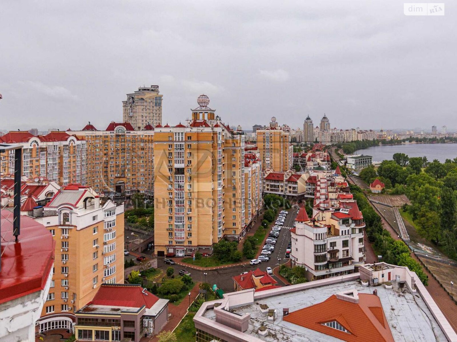 Продажа четырехкомнатной квартиры в Киеве, на просп. Владимира Ивасюка 6Б, район Оболонь фото 1 Продажа четырехкомнатной квартиры в Киеве, на просп. Владимира Ивасюка 6Б, район Оболонь фото 1