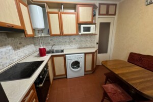 Продаж трикімнатної квартири в Києві, на просп. Володимира Івасюка 49Б, район Оболонь фото 2