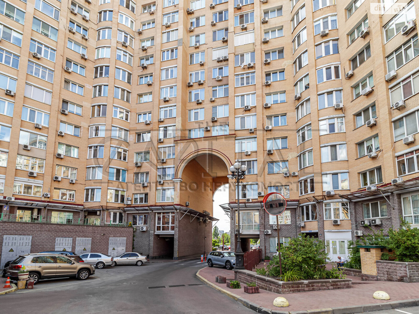 Продаж трикімнатної квартири в Києві, на просп. Володимира Івасюка 6, район Оболонь фото 1 Продаж трикімнатної квартири в Києві, на просп. Володимира Івасюка 6, район Оболонь фото 1