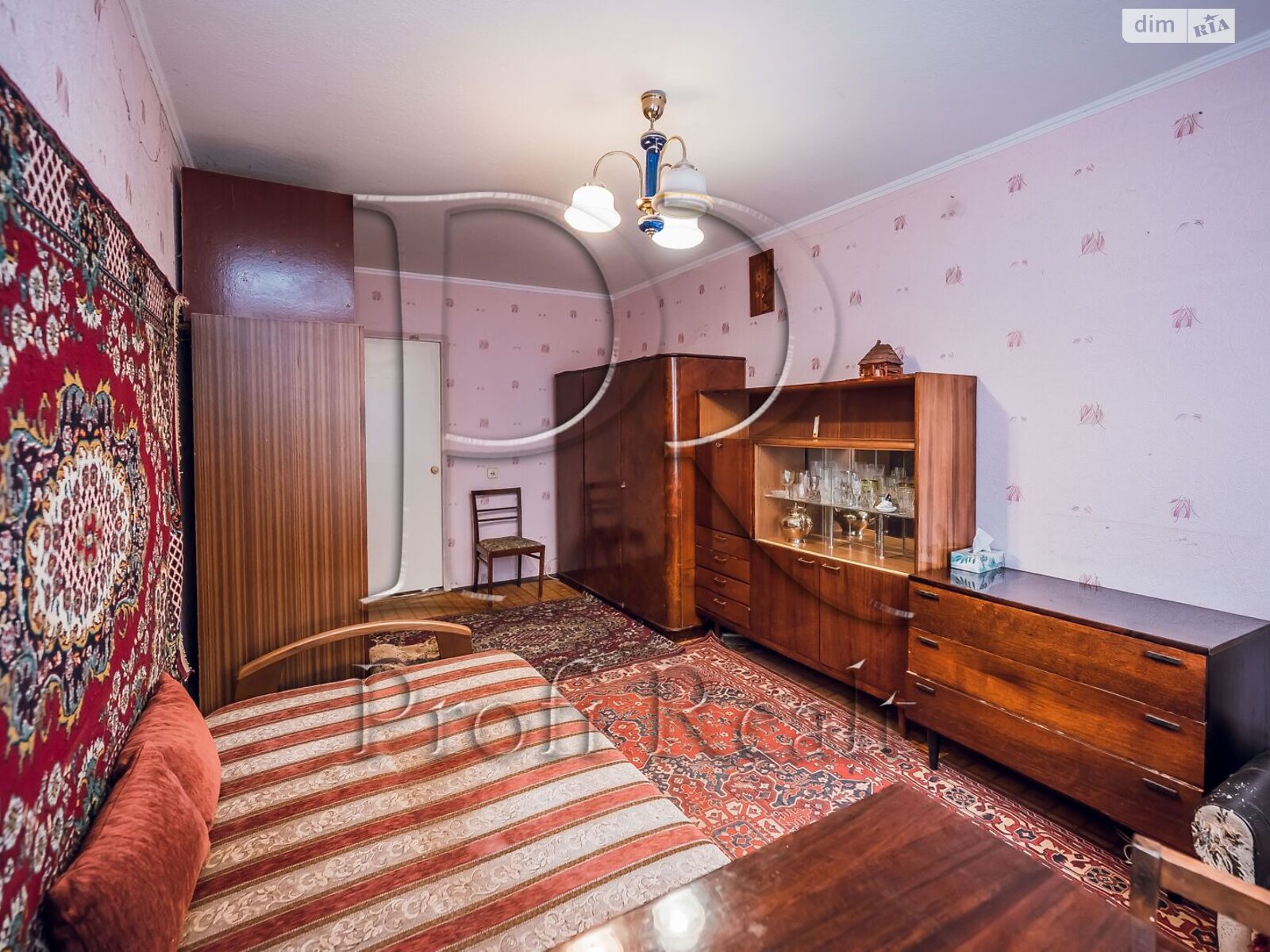 Продажа трехкомнатной квартиры в Киеве, на просп. Владимира Ивасюка 17, район Оболонь фото 1