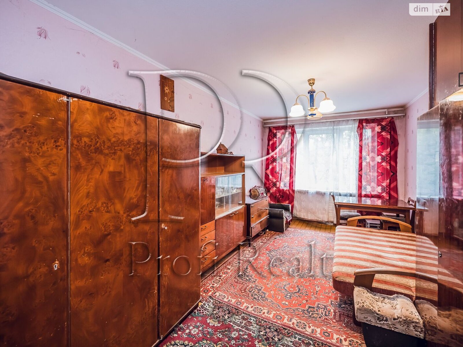 Продажа трехкомнатной квартиры в Киеве, на просп. Владимира Ивасюка 17, район Оболонь фото 1