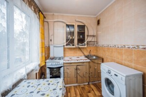 Продажа трехкомнатной квартиры в Киеве, на просп. Владимира Ивасюка 17, район Оболонь фото 2