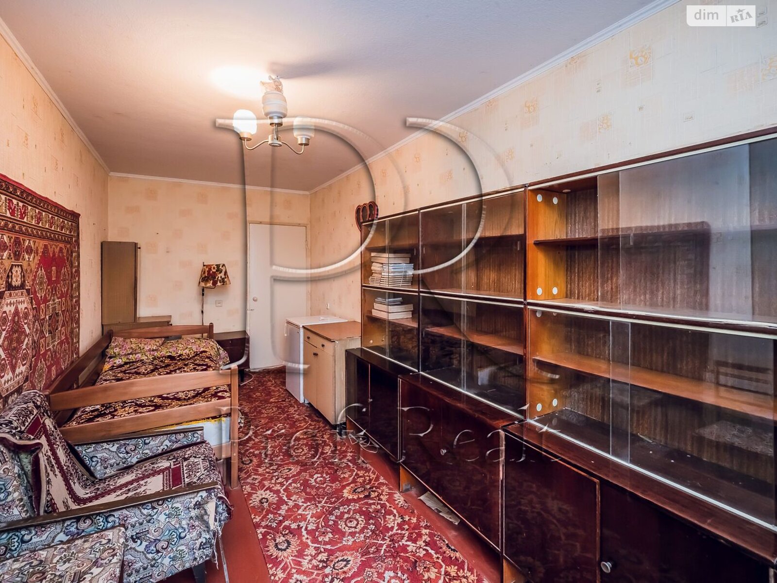 Продажа трехкомнатной квартиры в Киеве, на просп. Владимира Ивасюка 17, район Оболонь фото 1