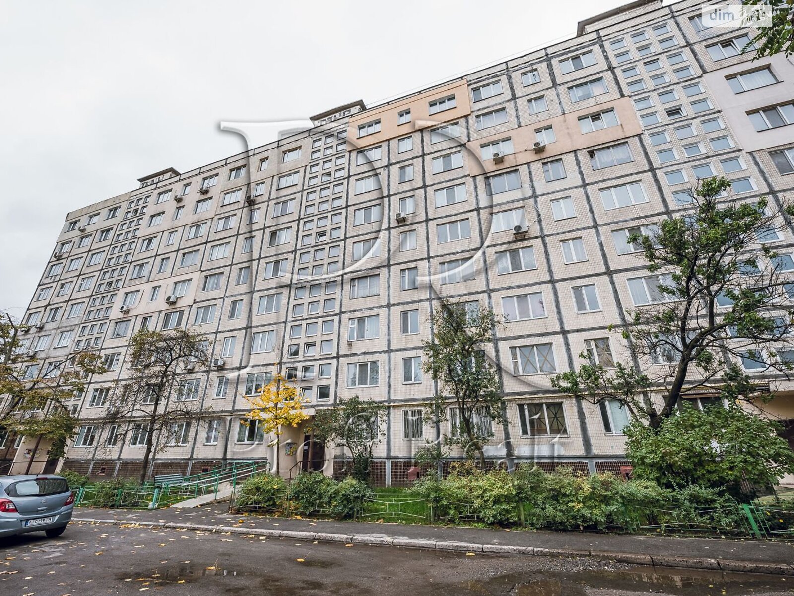 Продажа трехкомнатной квартиры в Киеве, на просп. Владимира Ивасюка 17, район Оболонь фото 1