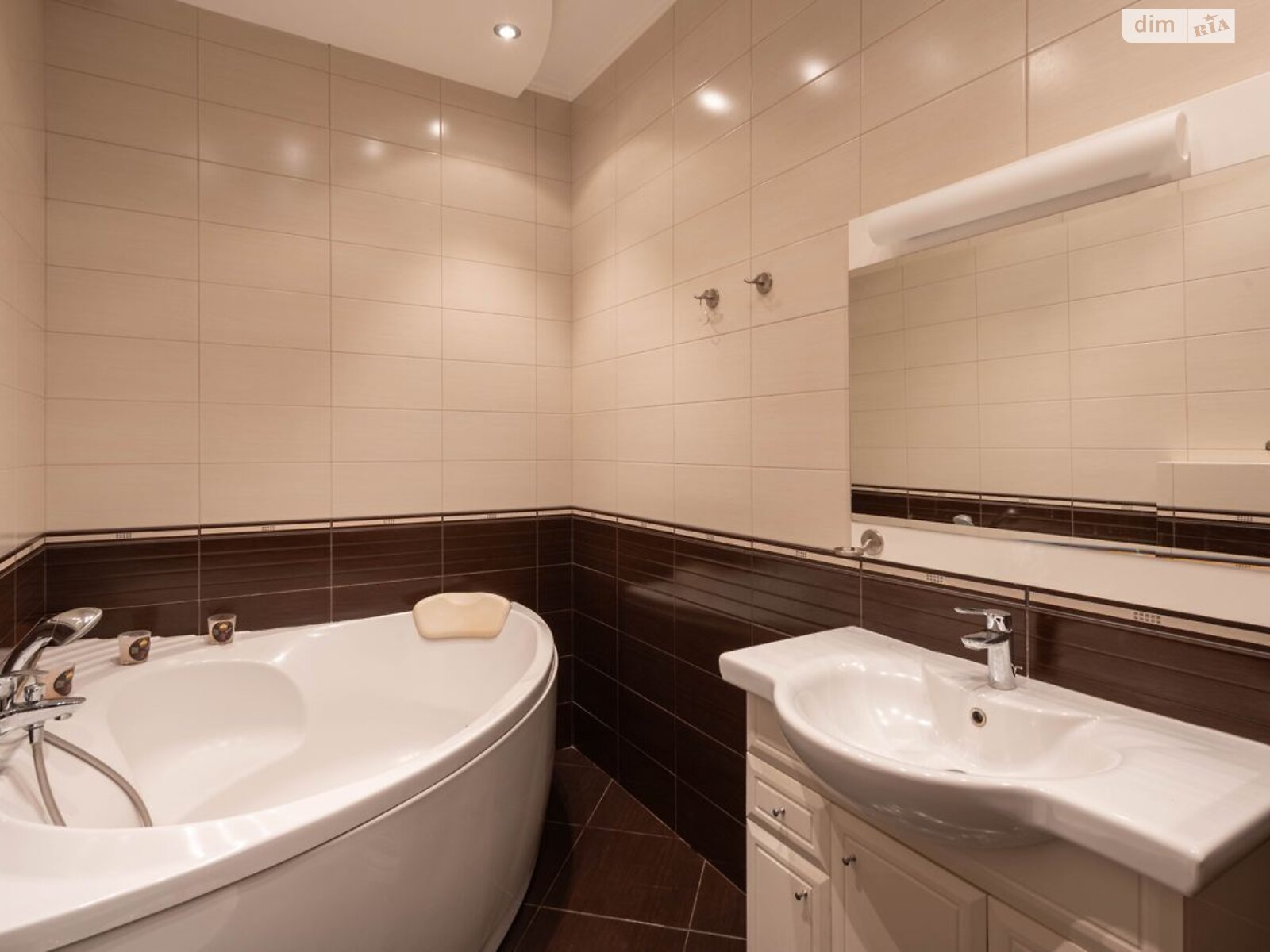 Продаж двокімнатної квартири в Києві, на просп. Володимира Івасюка 6Б корпус 2, район undefined фото 1