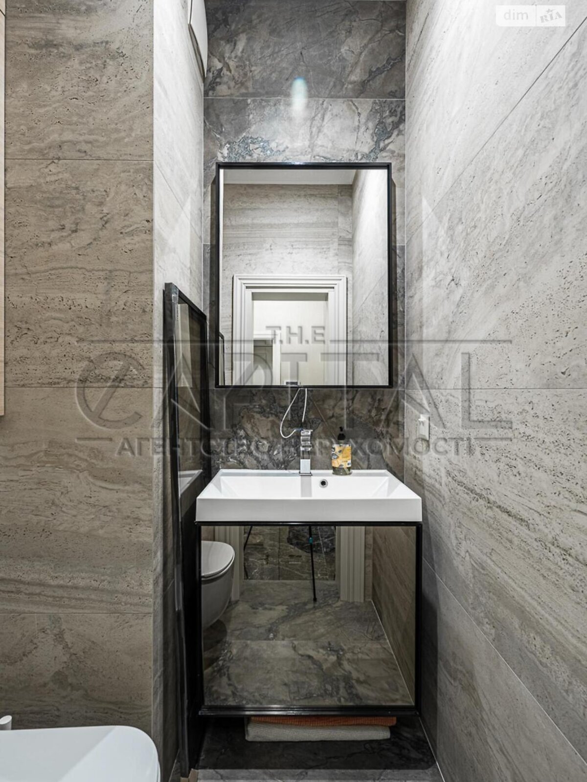 Продажа четырехкомнатной квартиры в Киеве, на просп. Владимира Ивасюка, район Оболонь фото 1 Продажа четырехкомнатной квартиры в Киеве, на просп. Владимира Ивасюка, район Оболонь фото 1