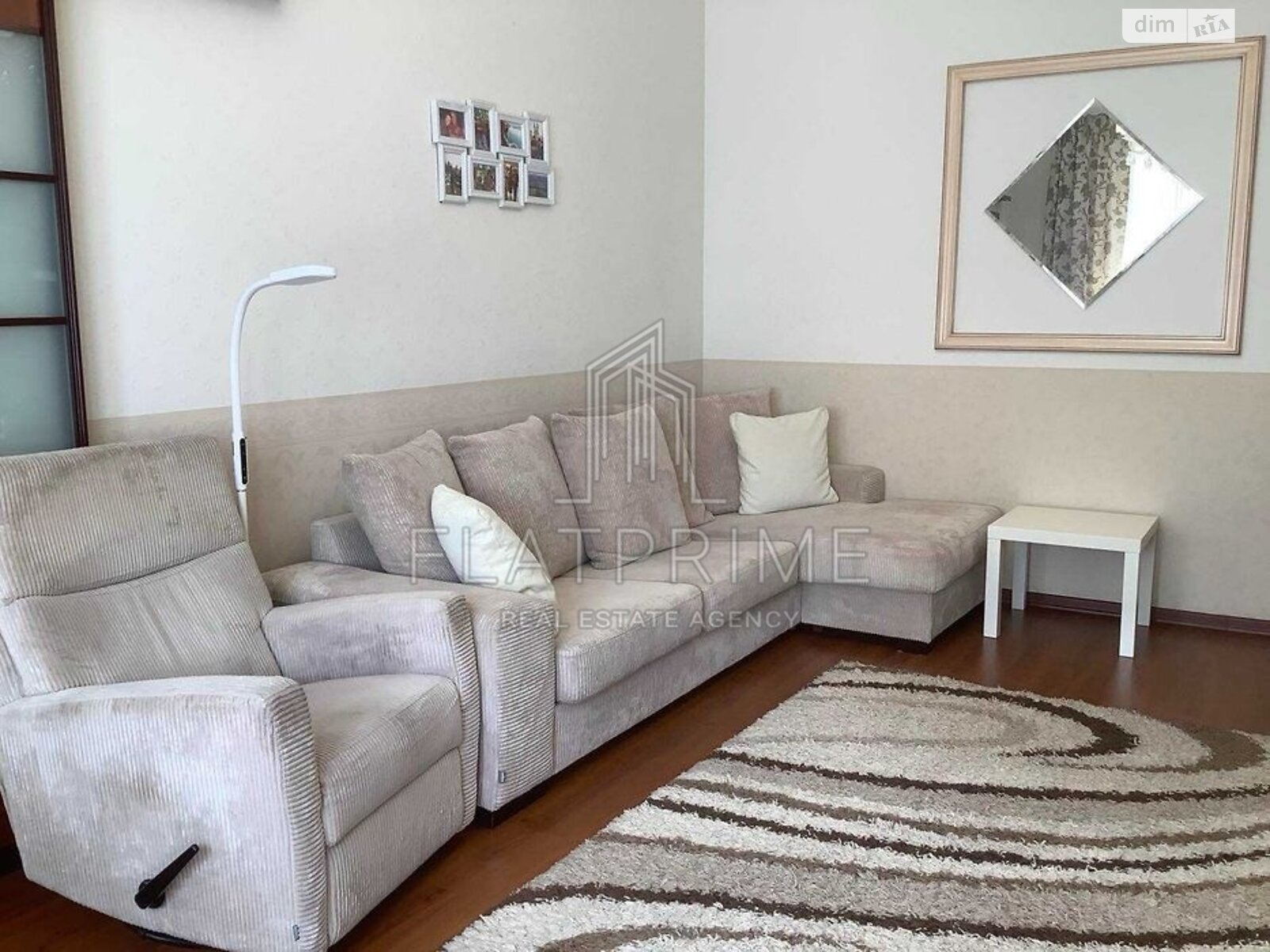 Продажа трехкомнатной квартиры в Киеве, на просп. Владимира Ивасюка 6, район Оболонь фото 1