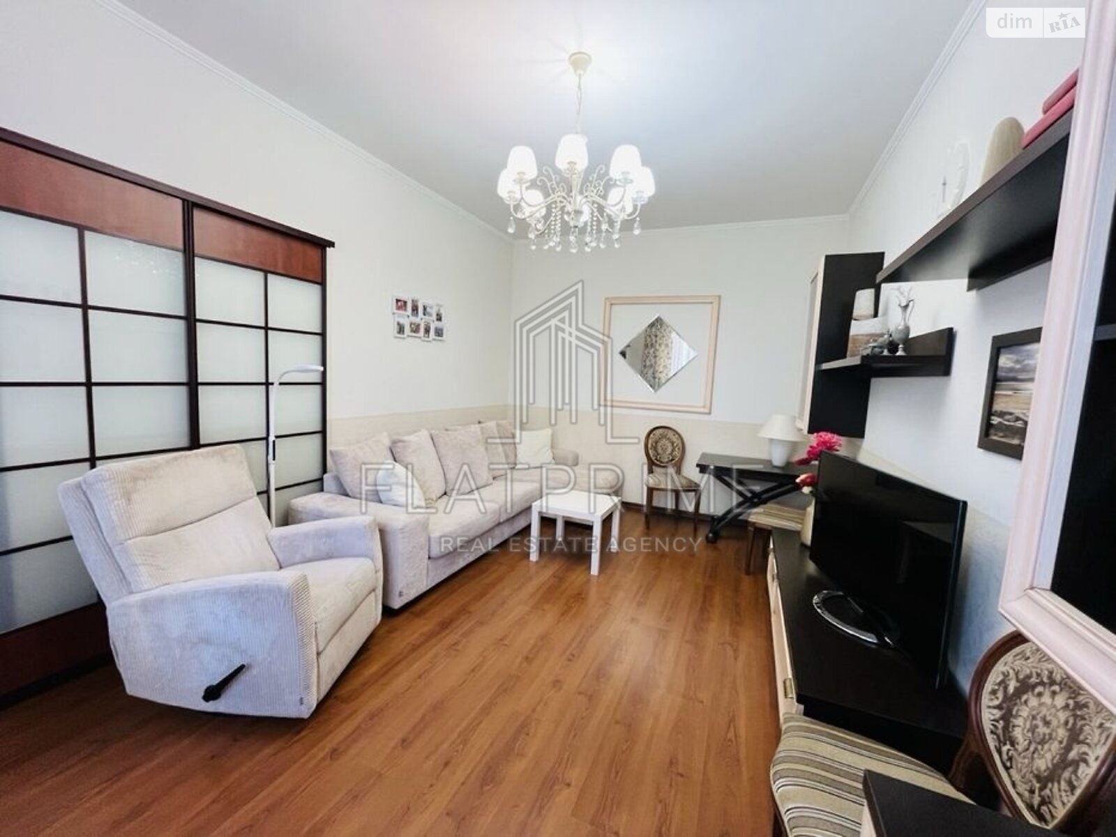 Продажа трехкомнатной квартиры в Киеве, на просп. Владимира Ивасюка 6, район Оболонь фото 1