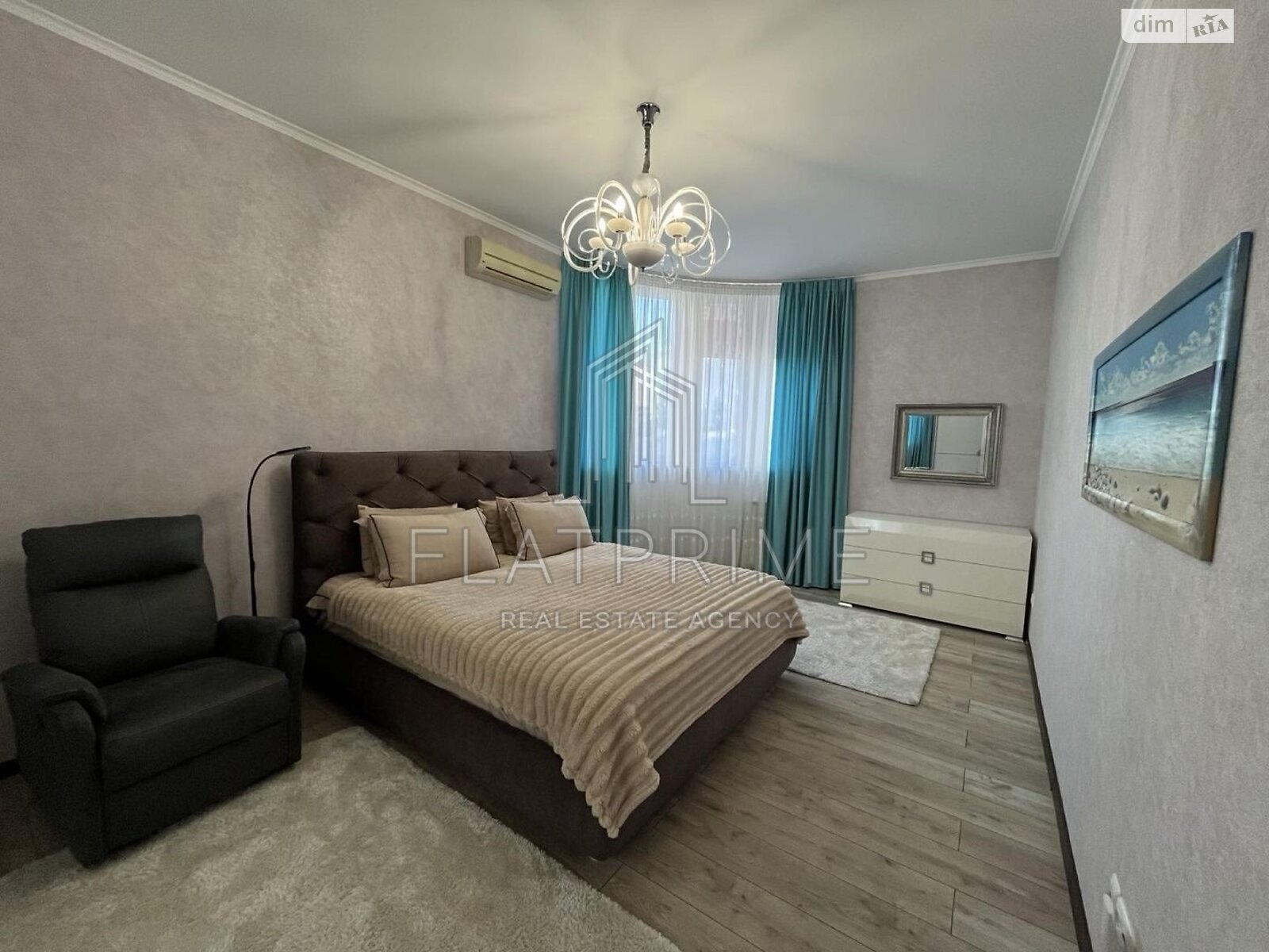 Продажа трехкомнатной квартиры в Киеве, на просп. Владимира Ивасюка 6, район Оболонь фото 1