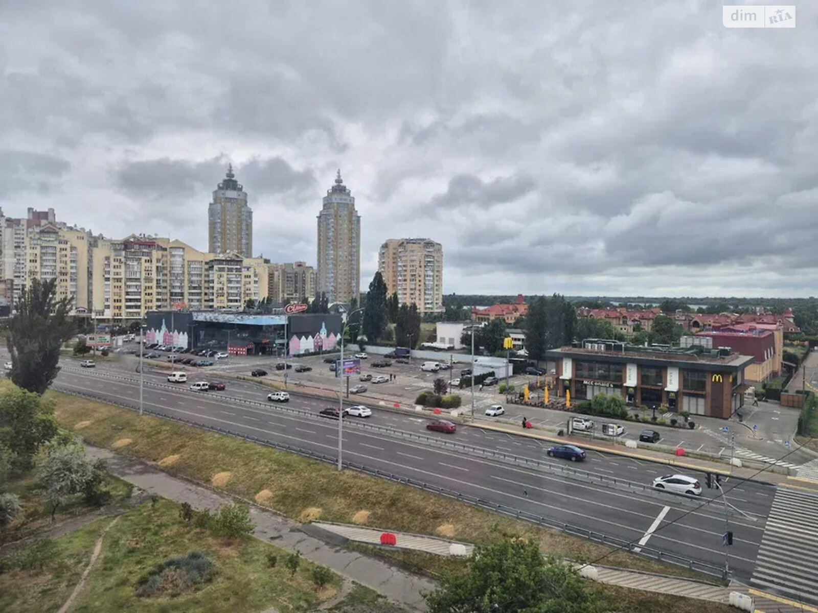 Продажа четырехкомнатной квартиры в Киеве, на просп. Владимира Ивасюка 15, район Оболонь фото 1 Продажа четырехкомнатной квартиры в Киеве, на просп. Владимира Ивасюка 15, район Оболонь фото 1