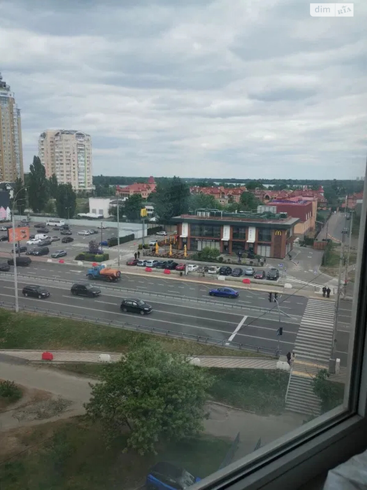 Продажа четырехкомнатной квартиры в Киеве, на просп. Владимира Ивасюка 15, район Оболонь фото 1 Продажа четырехкомнатной квартиры в Киеве, на просп. Владимира Ивасюка 15, район Оболонь фото 1