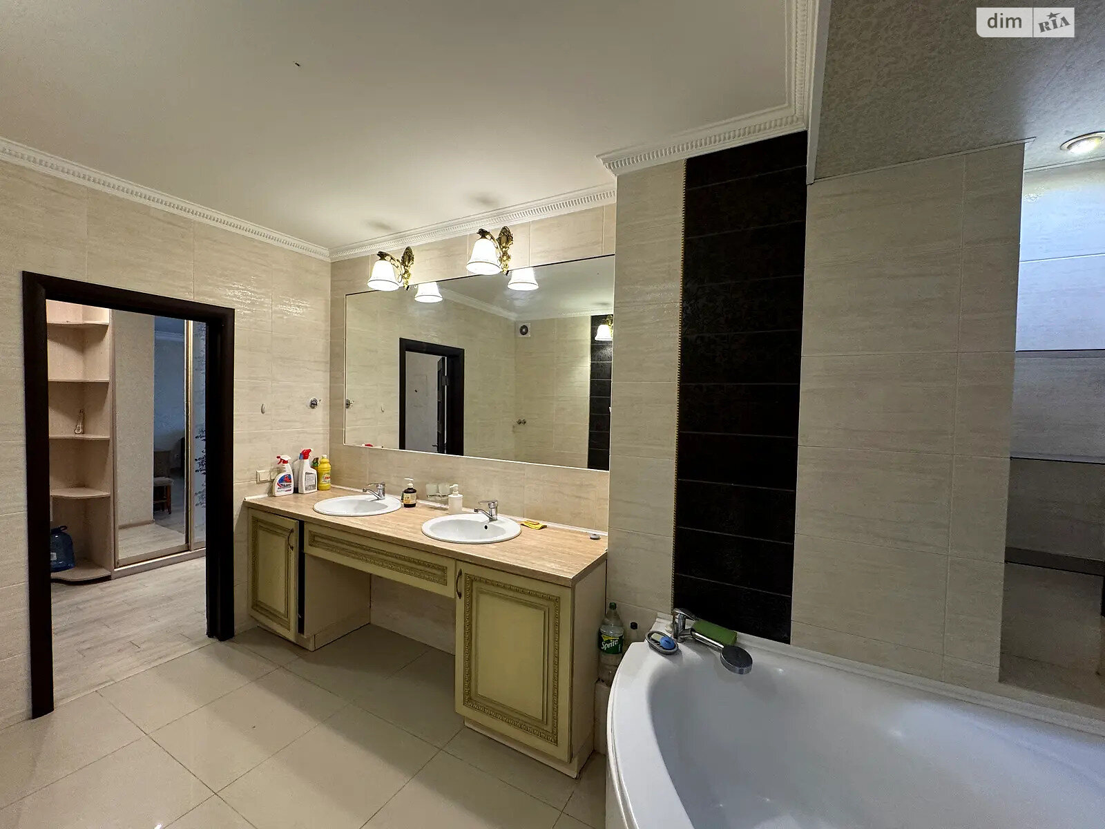 Продажа трехкомнатной квартиры в Киеве, на просп. Владимира Ивасюка 53Б, район Оболонь фото 1