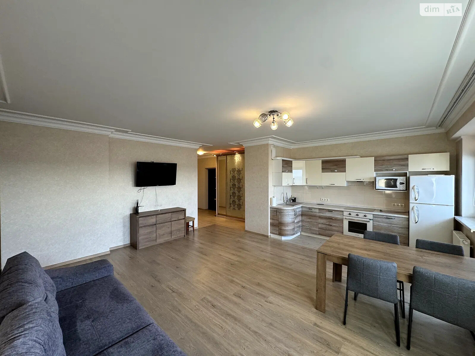 Продажа трехкомнатной квартиры в Киеве, на просп. Владимира Ивасюка 53Б, район Оболонь фото 1