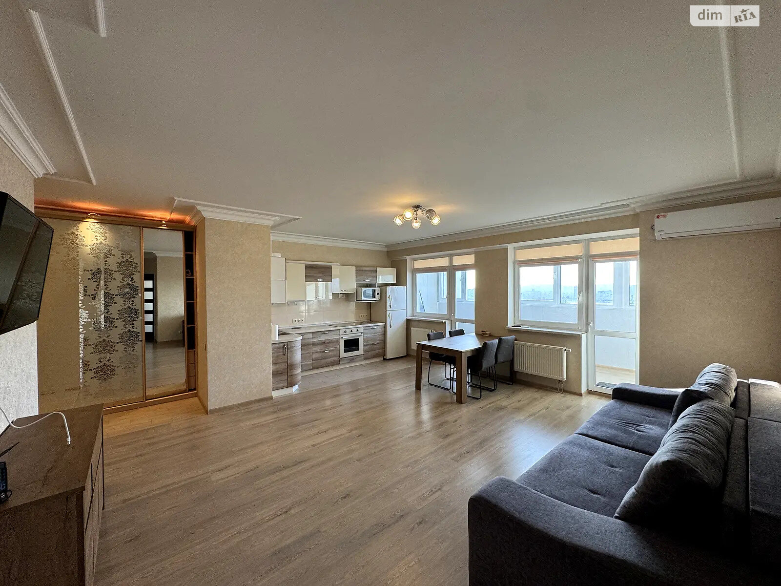 Продажа трехкомнатной квартиры в Киеве, на просп. Владимира Ивасюка 53Б, район Оболонь фото 1