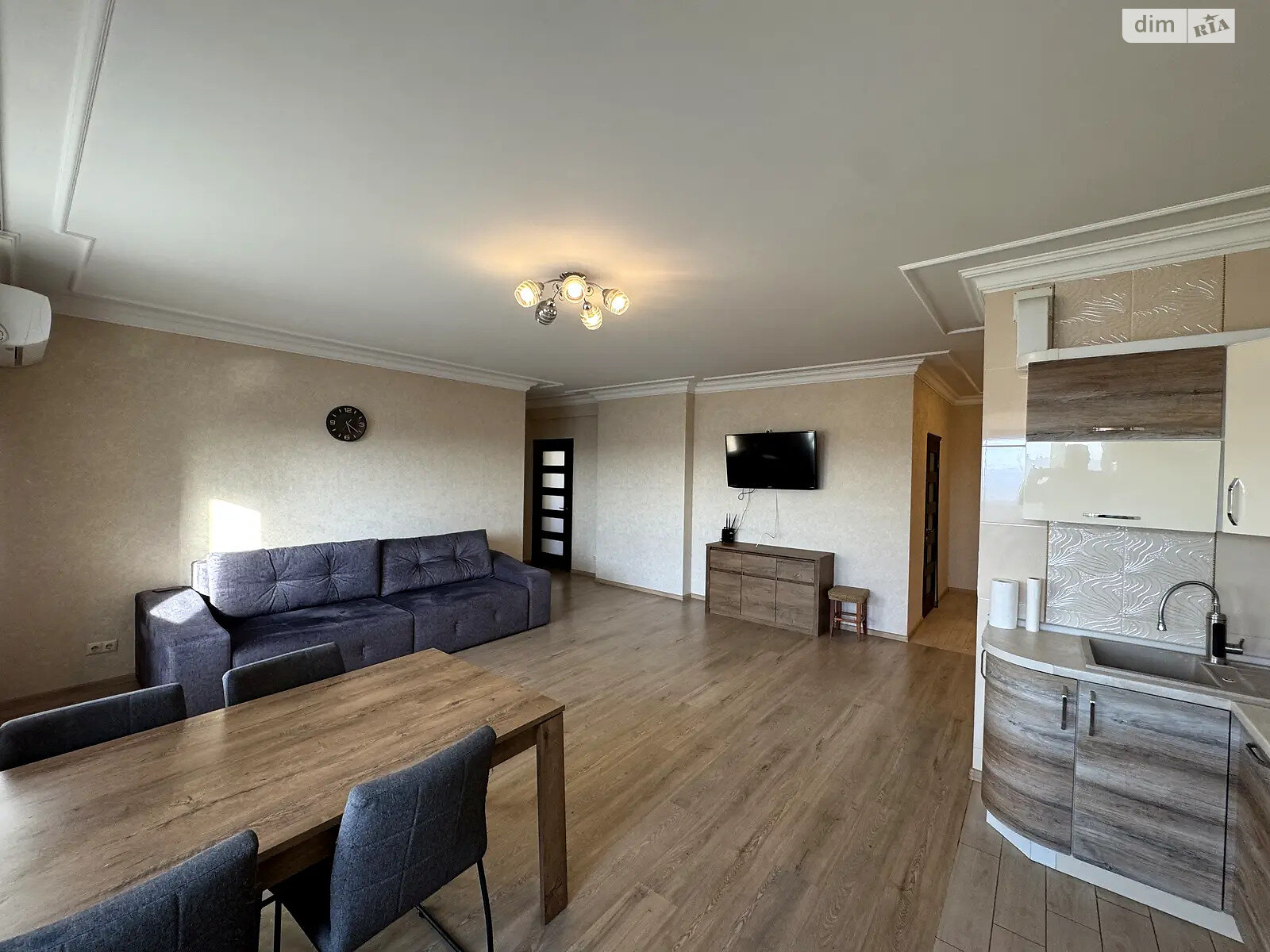 Продажа трехкомнатной квартиры в Киеве, на просп. Владимира Ивасюка 53Б, район Оболонь фото 1