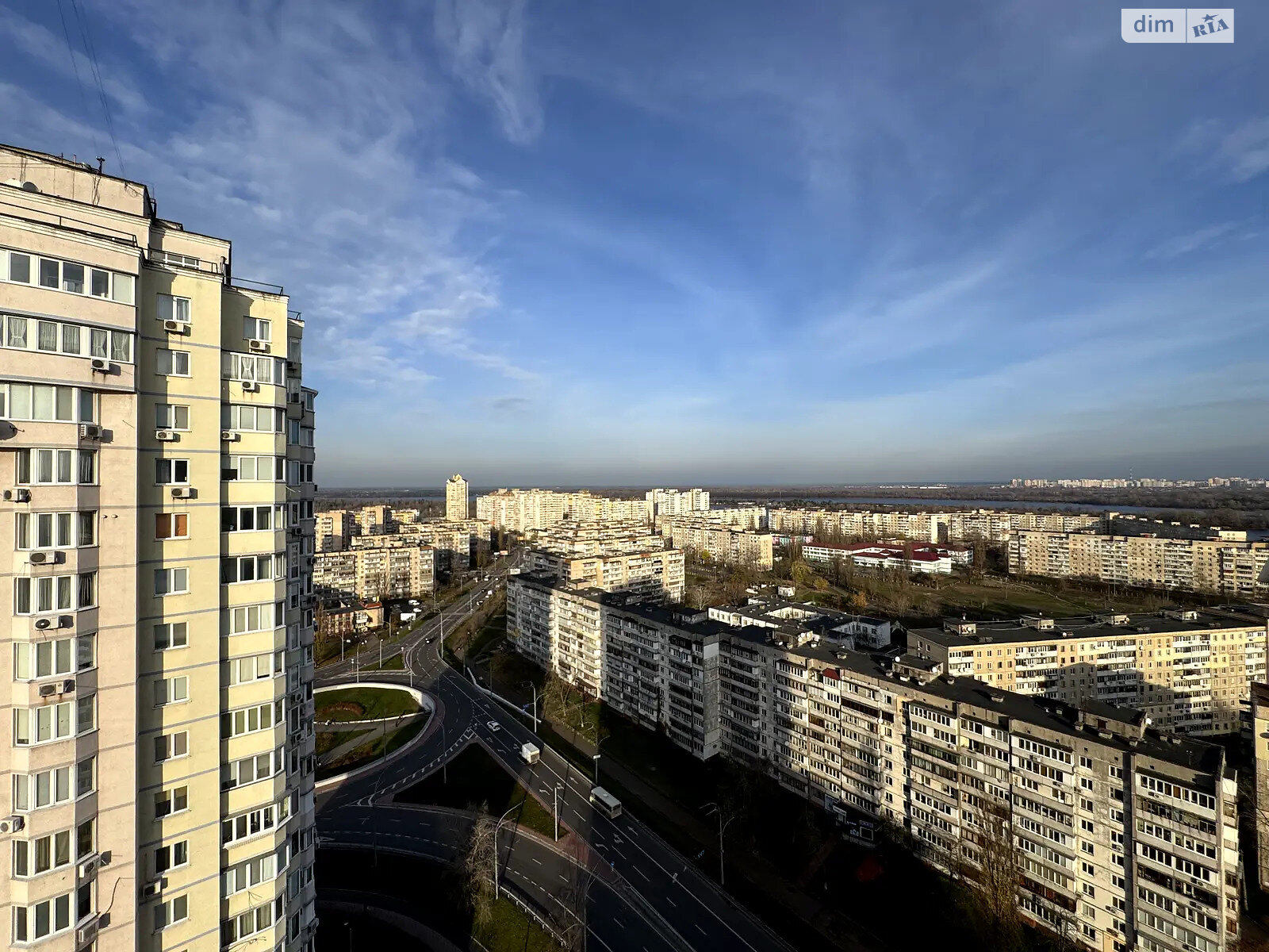 Продажа трехкомнатной квартиры в Киеве, на просп. Владимира Ивасюка 53Б, район Оболонь фото 1