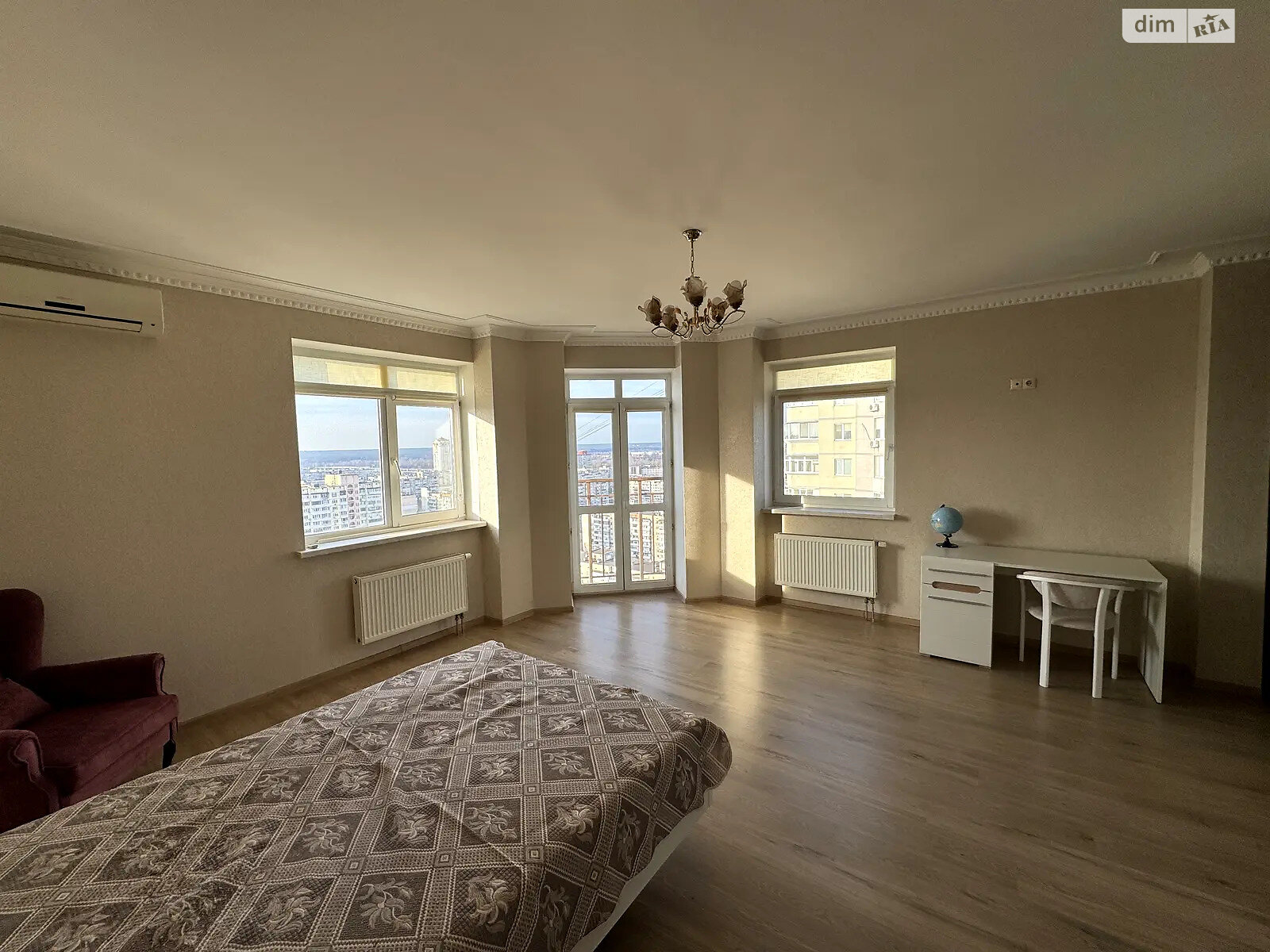 Продажа трехкомнатной квартиры в Киеве, на просп. Владимира Ивасюка 53Б, район Оболонь фото 1