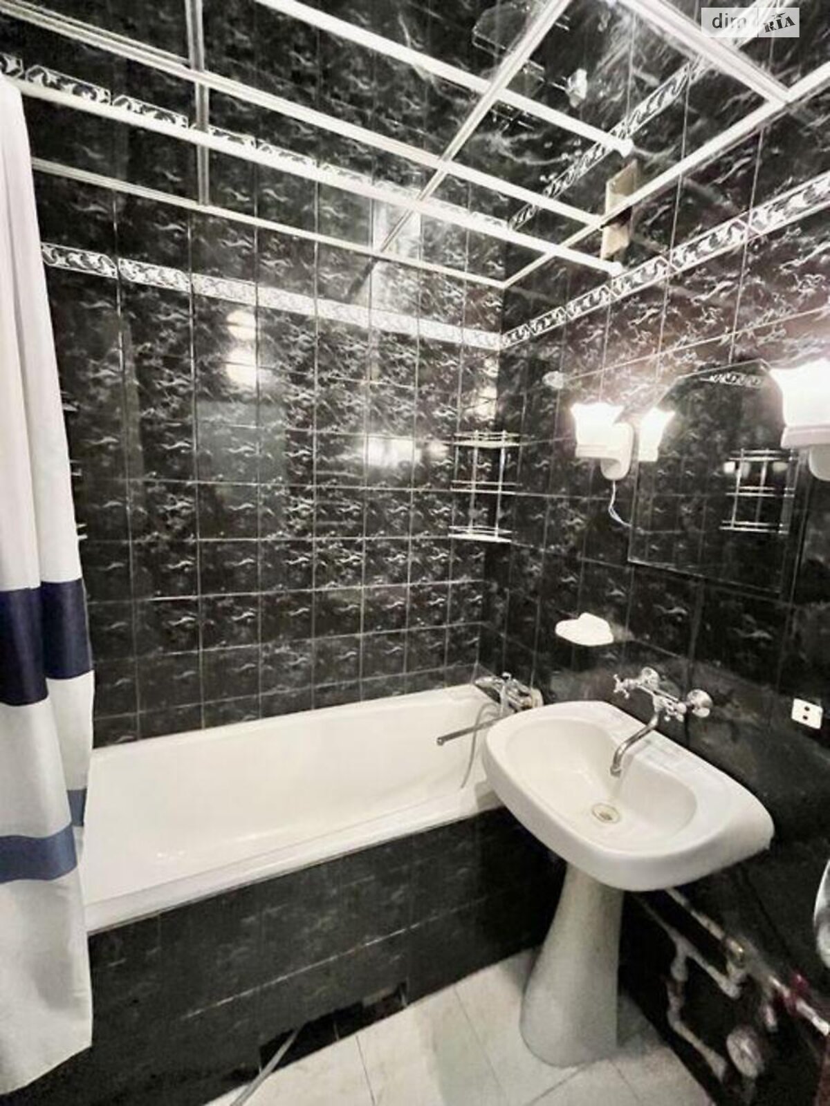 Продажа трехкомнатной квартиры в Киеве, на просп. Владимира Ивасюка 16Б, район Оболонь фото 1