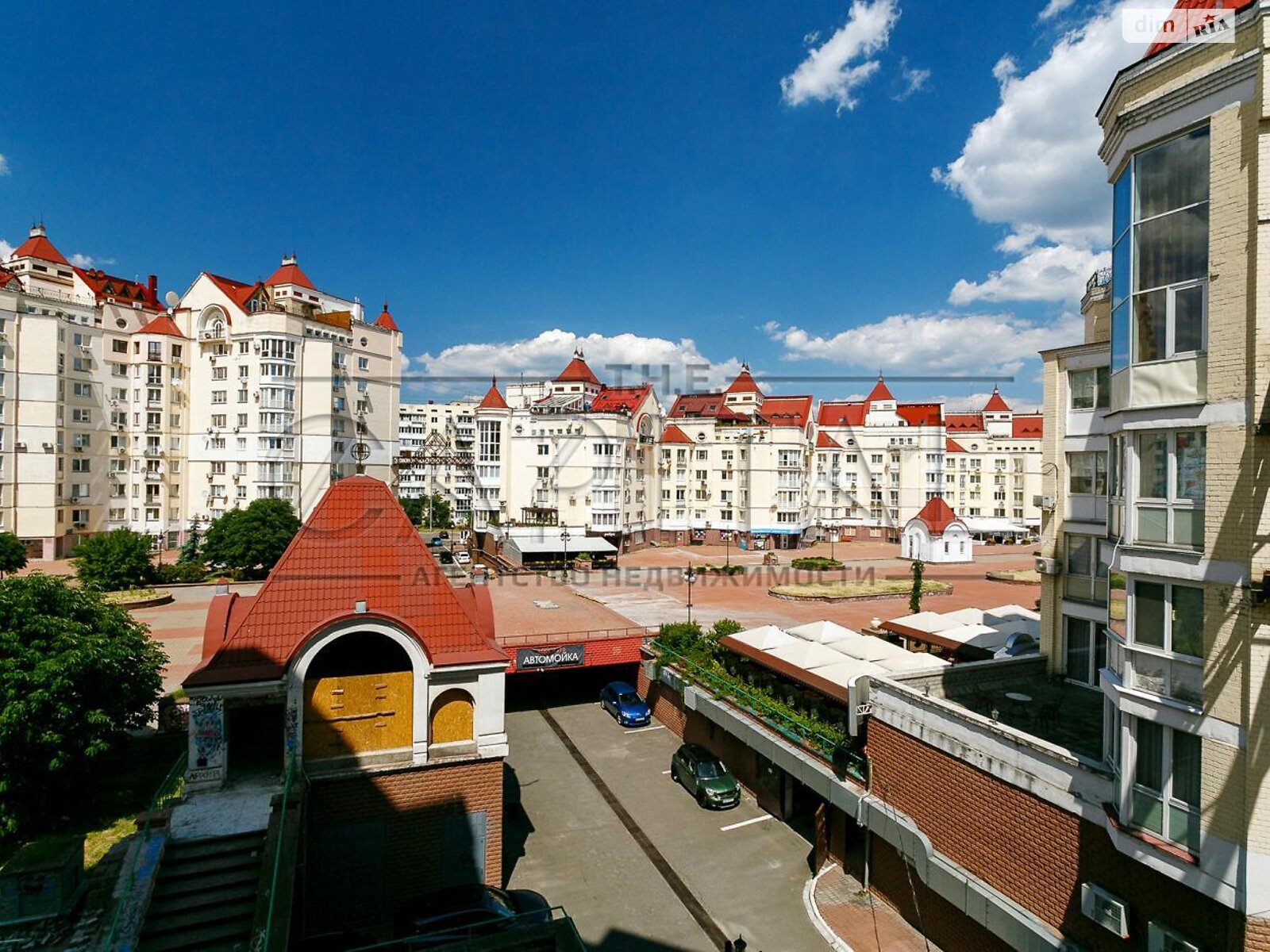 Продажа четырехкомнатной квартиры в Киеве, на просп. Владимира Ивасюка 24, район Оболонь фото 1 Продажа четырехкомнатной квартиры в Киеве, на просп. Владимира Ивасюка 24, район Оболонь фото 1