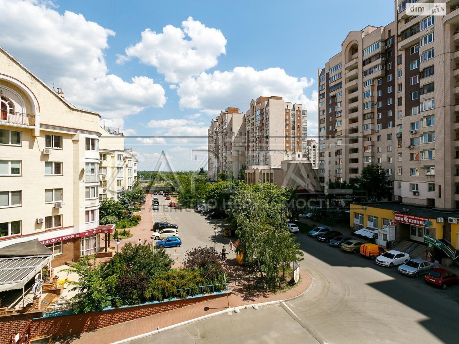 Продажа четырехкомнатной квартиры в Киеве, на просп. Владимира Ивасюка 24, район Оболонь фото 1