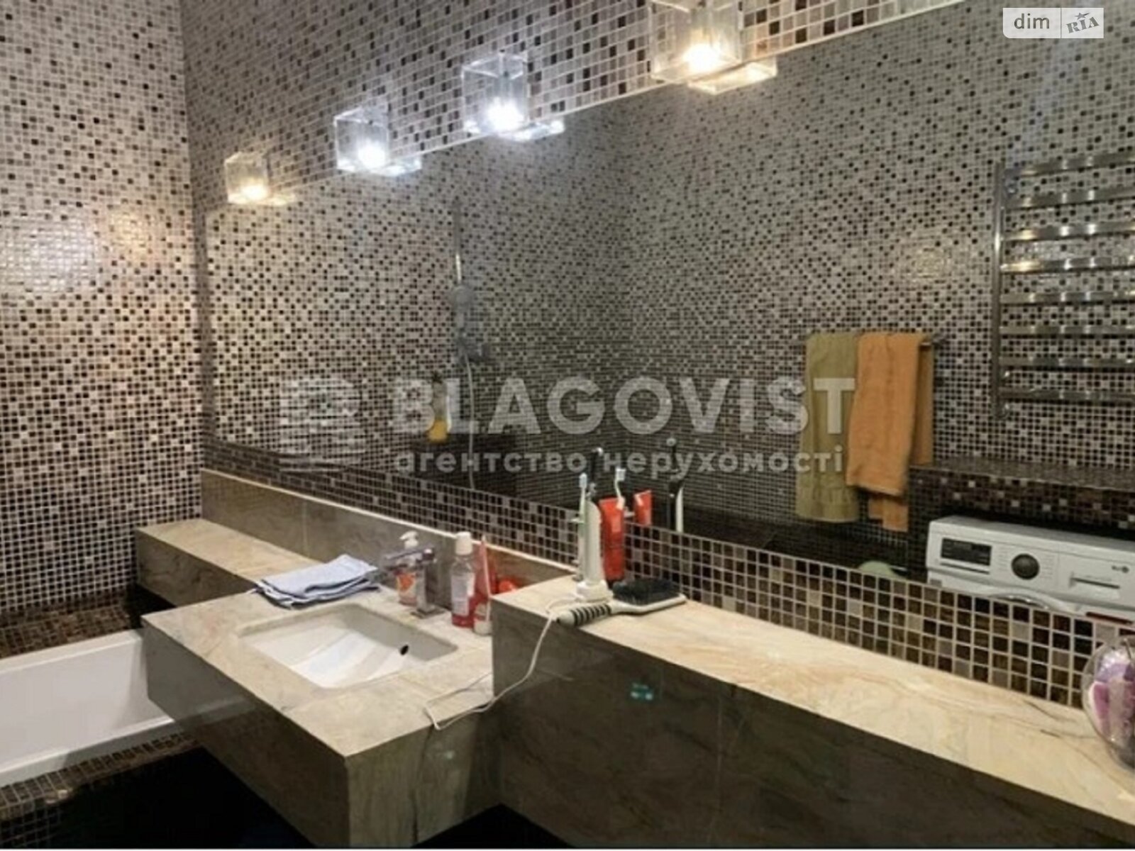 Продаж двокімнатної квартири в Києві, на наб. Оболонська 19, фото 1 Продаж двокімнатної квартири в Києві, на наб. Оболонська 19, фото 1