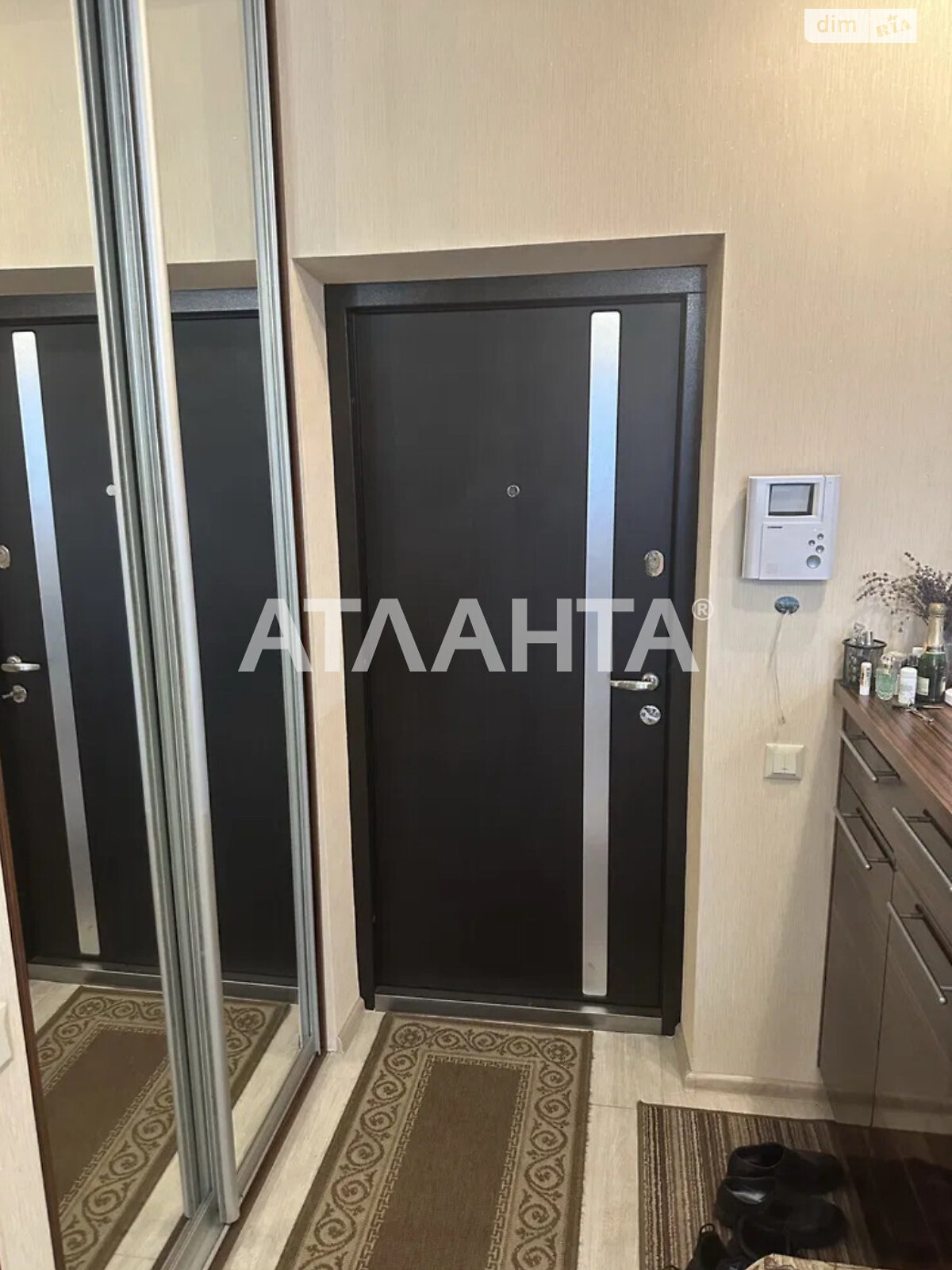 Продаж однокімнатної квартири в Києві, на вул. Автозаводська, район Оболонський фото 1 Продаж однокімнатної квартири в Києві, на вул. Автозаводська, район Оболонський фото 1