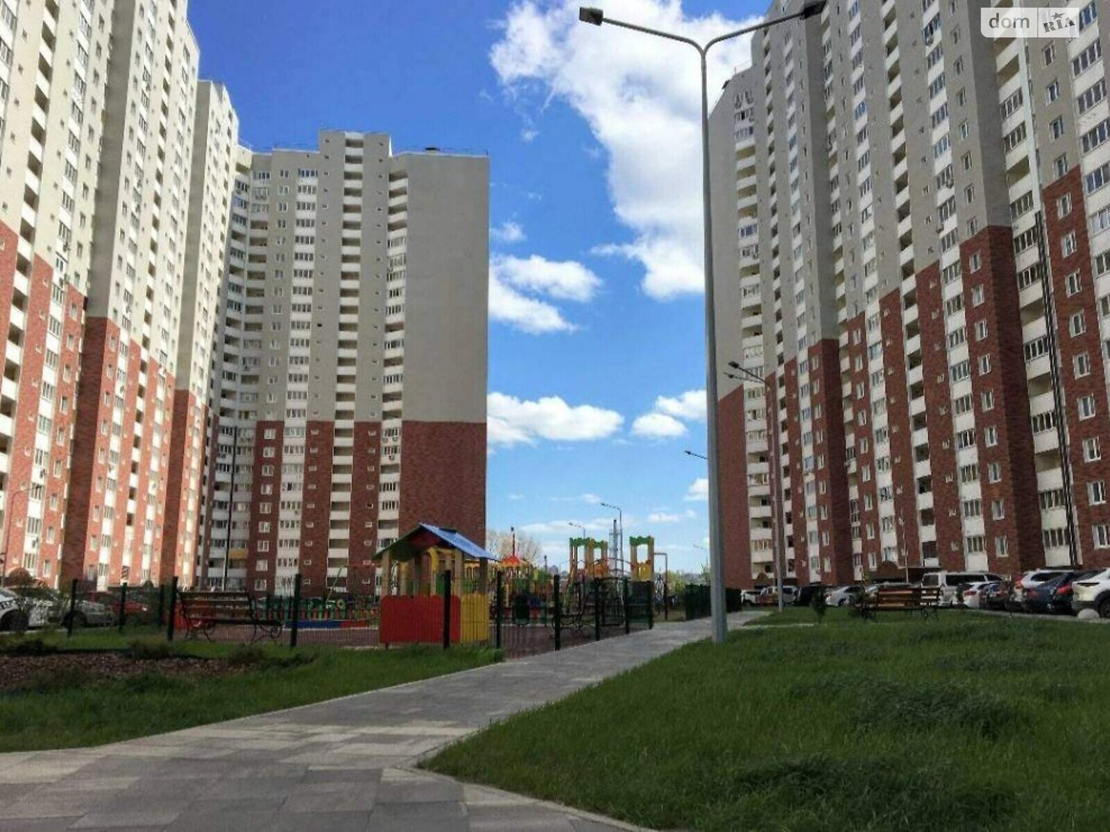 Продажа трехкомнатной квартиры в Киеве, на пер. Балтийский 3А, район Оболонский фото 1