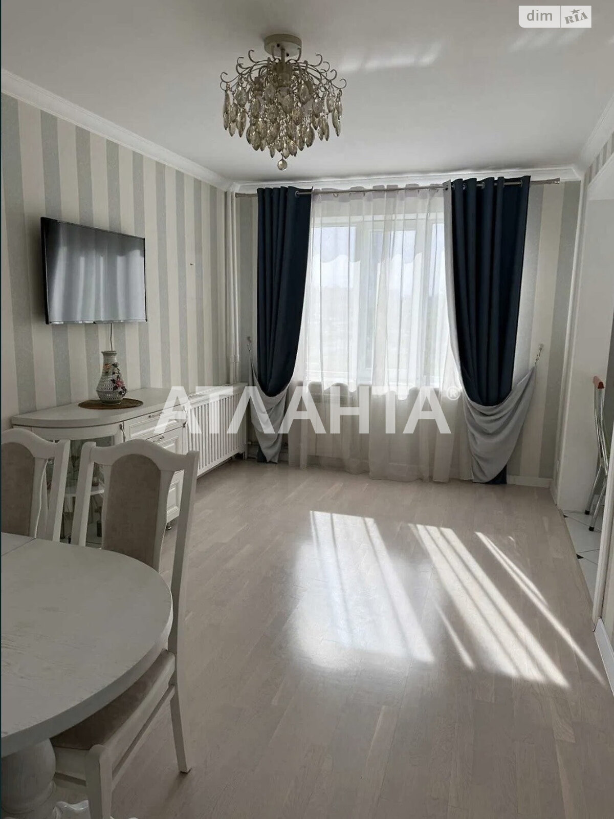 Продаж трикімнатної квартири в Києві, на пл. Оболонська, район Оболонський фото 1 Продаж трикімнатної квартири в Києві, на пл. Оболонська, район Оболонський фото 1