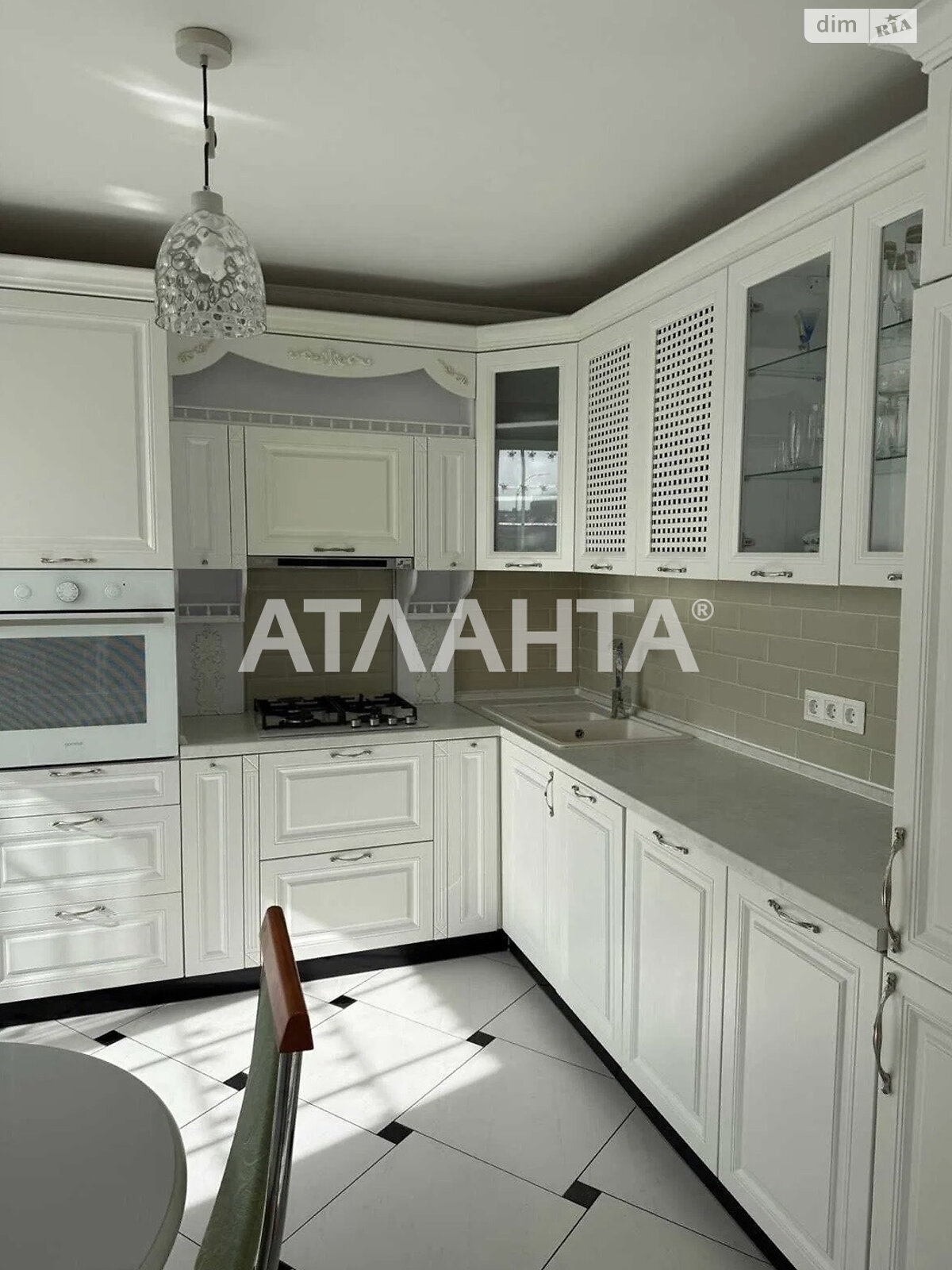 Продаж трикімнатної квартири в Києві, на пл. Оболонська, район Оболонський фото 1 Продаж трикімнатної квартири в Києві, на пл. Оболонська, район Оболонський фото 1