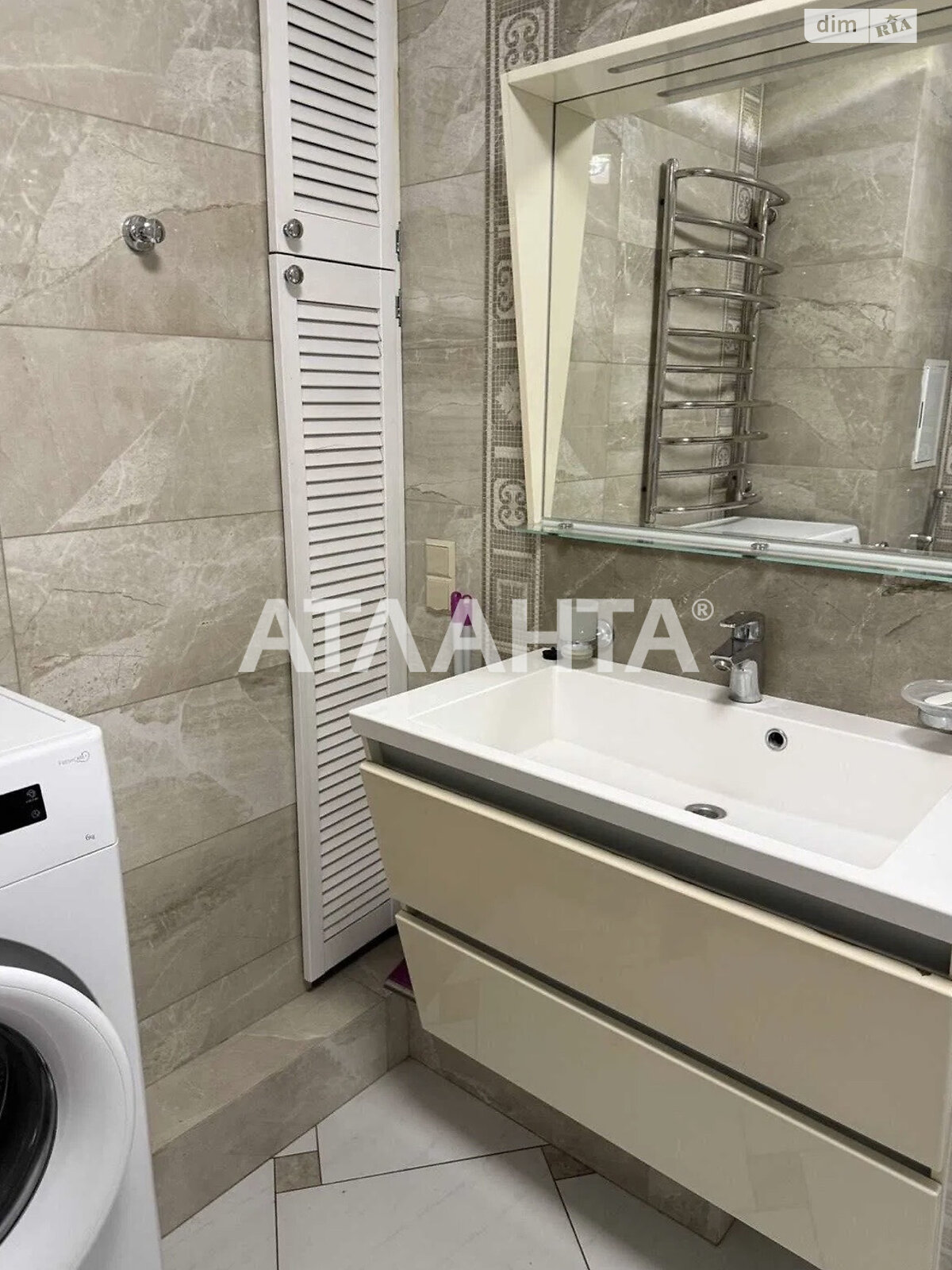 Продаж трикімнатної квартири в Києві, на пл. Оболонська, район Оболонський фото 1 Продаж трикімнатної квартири в Києві, на пл. Оболонська, район Оболонський фото 1