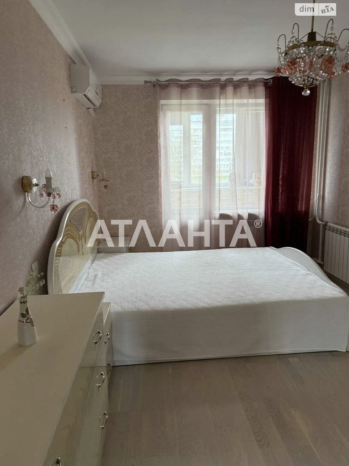 Продаж трикімнатної квартири в Києві, на пл. Оболонська, район Оболонський фото 1 Продаж трикімнатної квартири в Києві, на пл. Оболонська, район Оболонський фото 1