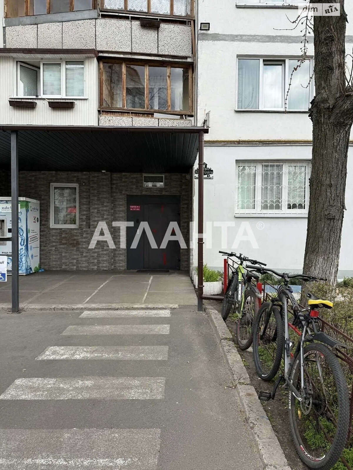 Продаж трикімнатної квартири в Києві, на пл. Оболонська, район Оболонський фото 1 Продаж трикімнатної квартири в Києві, на пл. Оболонська, район Оболонський фото 1