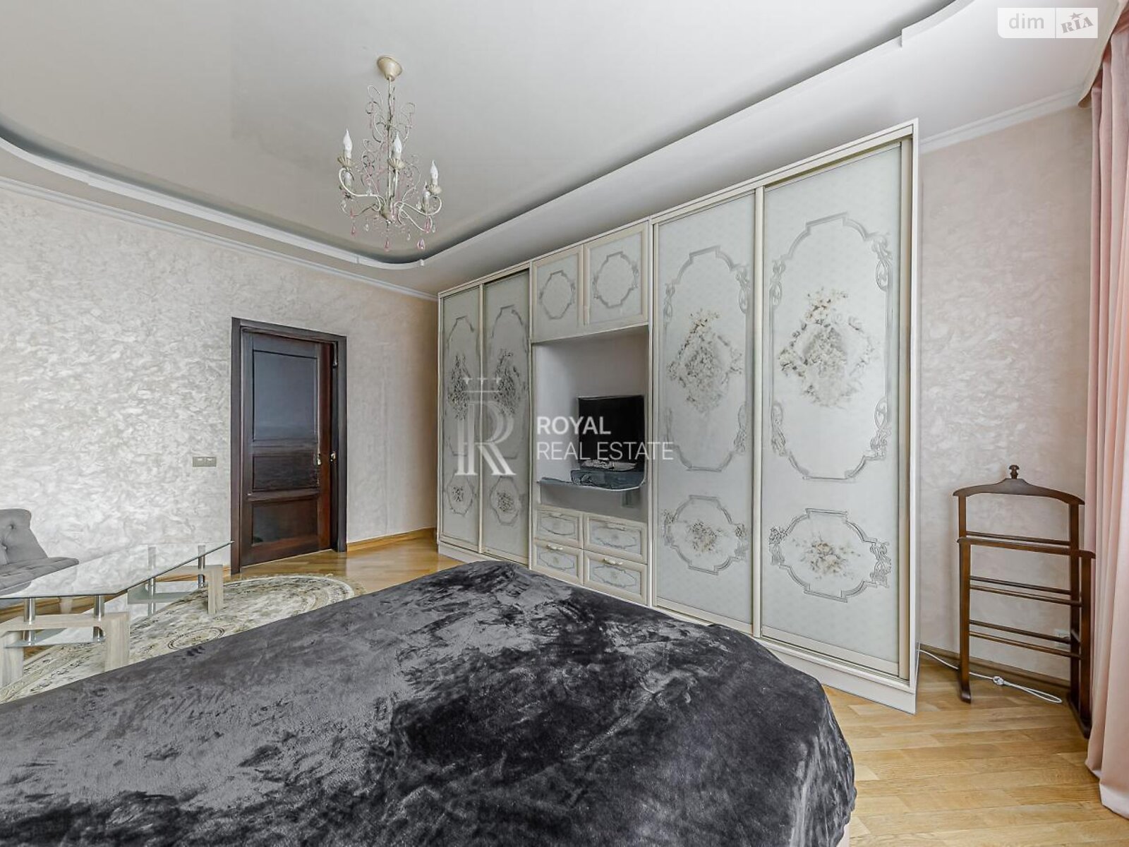 Продажа четырехкомнатной квартиры в Киеве, на ул. Левка Лукьяненко 21, район Оболонский фото 1 Продажа четырехкомнатной квартиры в Киеве, на ул. Левка Лукьяненко 21, район Оболонский фото 1