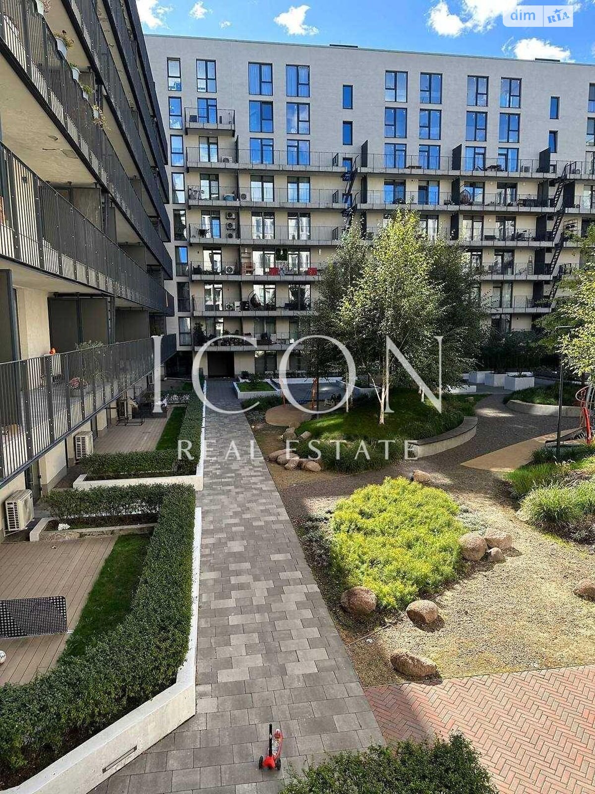 Продажа трехкомнатной квартиры в Киеве, на ул. Набережно-Рыбальская дорога 3, район Оболонский фото 1