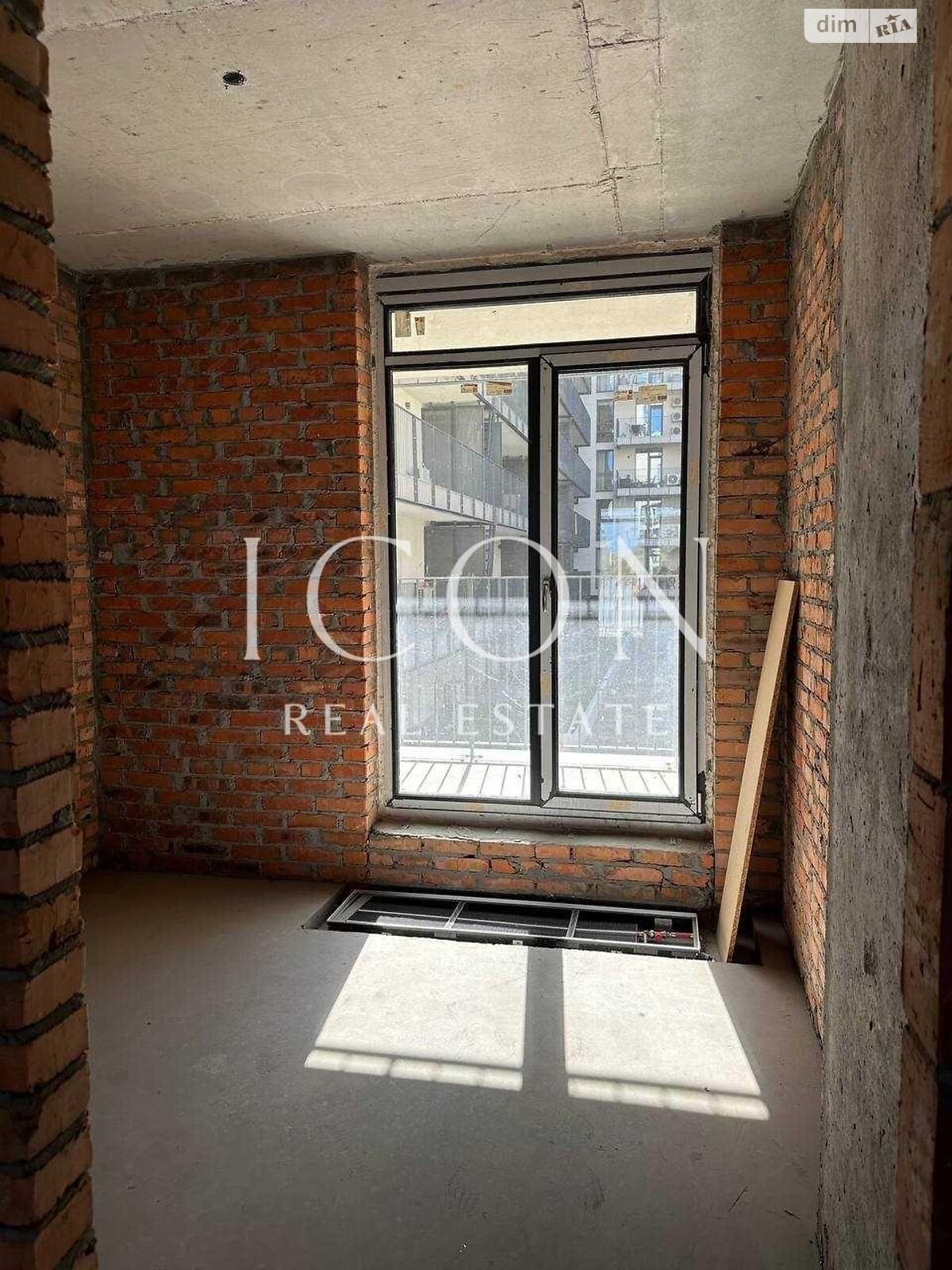 Продажа трехкомнатной квартиры в Киеве, на ул. Набережно-Рыбальская дорога 3, район Оболонский фото 1