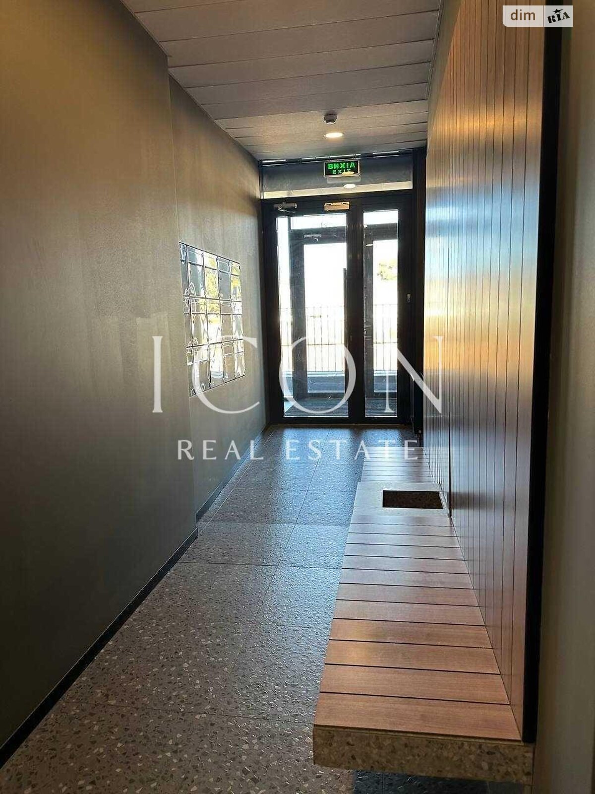 Продажа трехкомнатной квартиры в Киеве, на ул. Набережно-Рыбальская дорога 3, район Оболонский фото 1