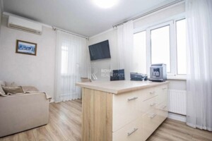 Продажа двухкомнатной квартиры в Киеве, на просп. Оболонский 1, район Оболонский фото 2