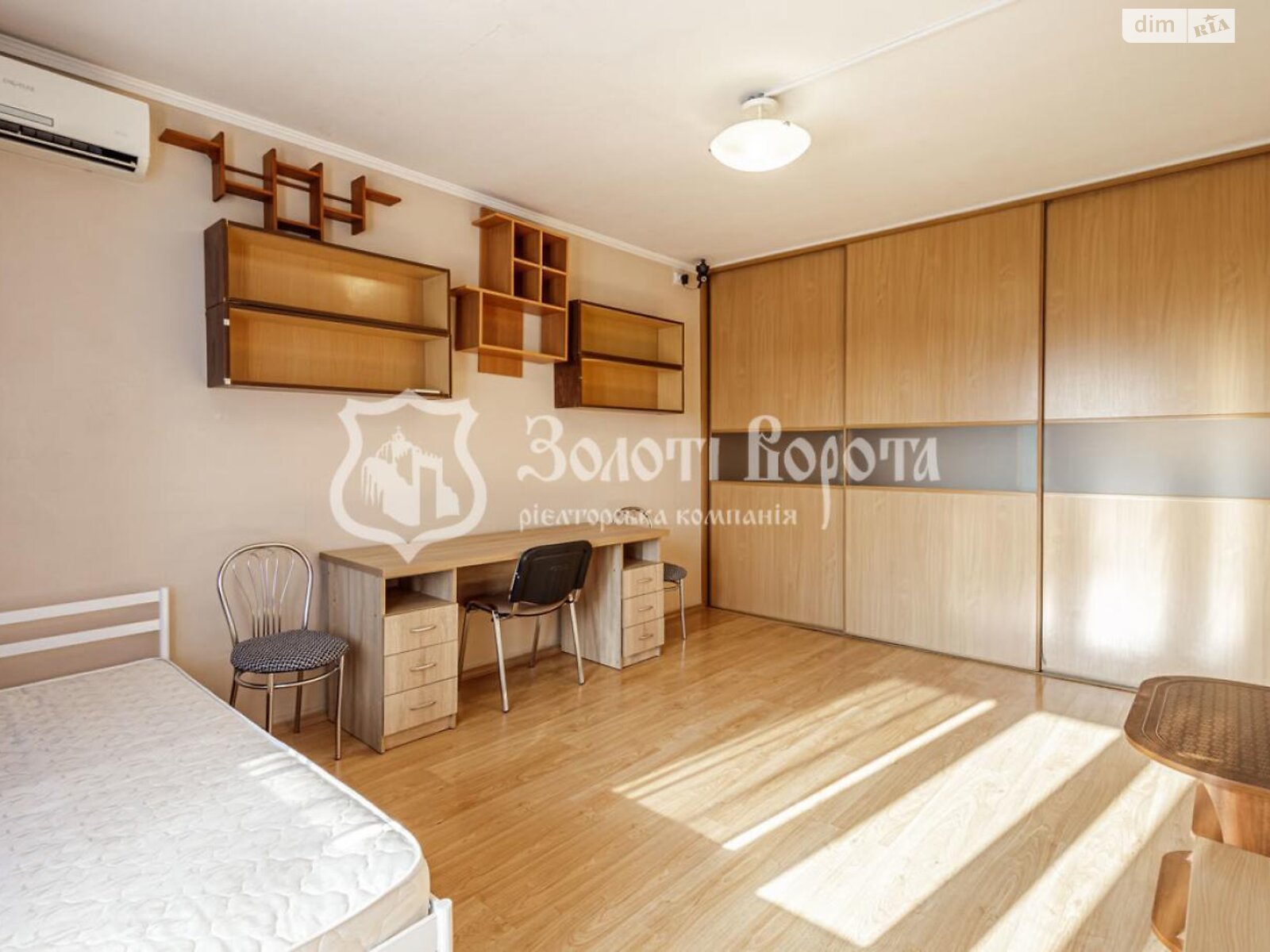 Продаж трикімнатної квартири в Києві, на просп. Оболонський 34, район Оболонський фото 1 Продаж трикімнатної квартири в Києві, на просп. Оболонський 34, район Оболонський фото 1