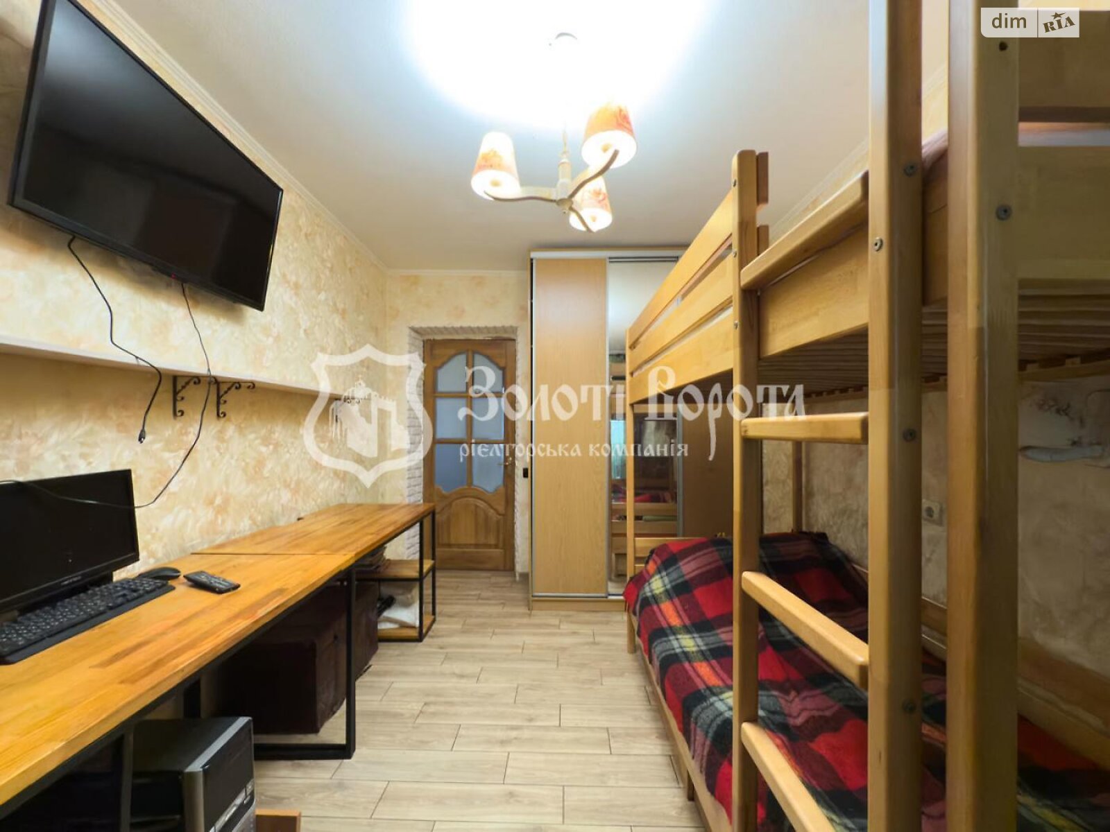 Продажа трехкомнатной квартиры в Киеве, на ул. Приречная 17Д, район Оболонский фото 1 Продажа трехкомнатной квартиры в Киеве, на ул. Приречная 17Д, район Оболонский фото 1