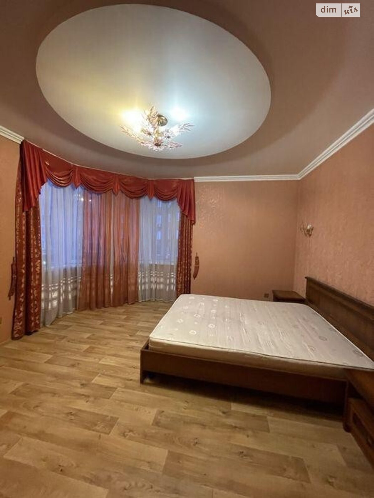 Продаж однокімнатної квартири в Києві, на вул. Осіння 33, фото 1