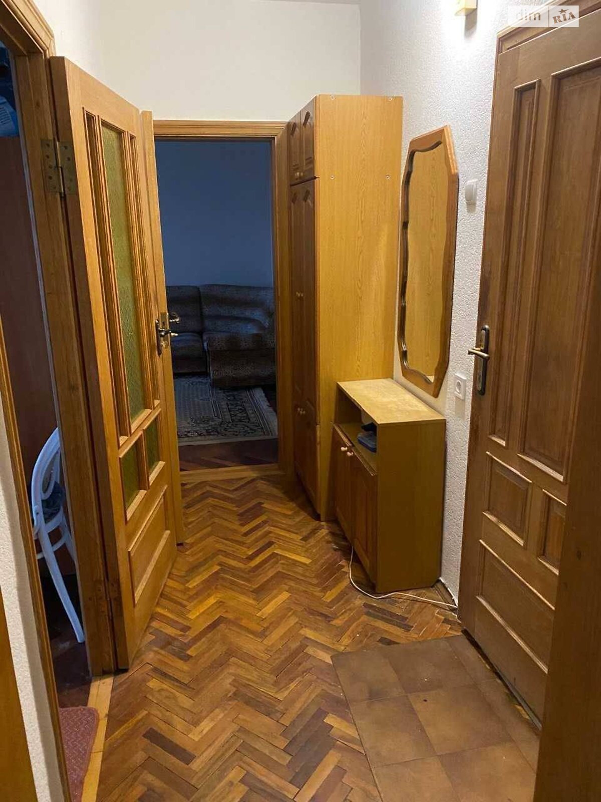 Продаж двокімнатної квартири в Києві, на вул. Олександра Мишуги 3, район Осокорки фото 1 Продаж двокімнатної квартири в Києві, на вул. Олександра Мишуги 3, район Осокорки фото 1