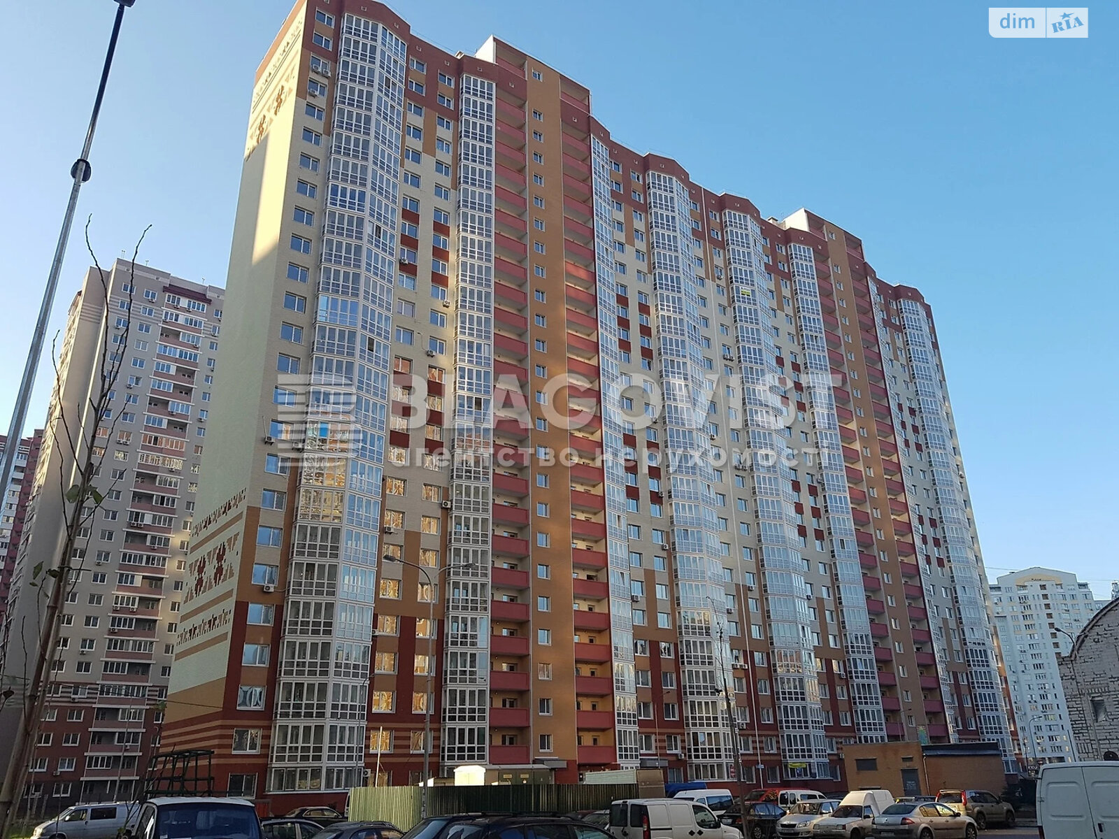 Продаж трикімнатної квартири в Києві, на вул. Бориса Гмирі 12Б, район Осокорки фото 1 Продаж трикімнатної квартири в Києві, на вул. Бориса Гмирі 12Б, район Осокорки фото 1