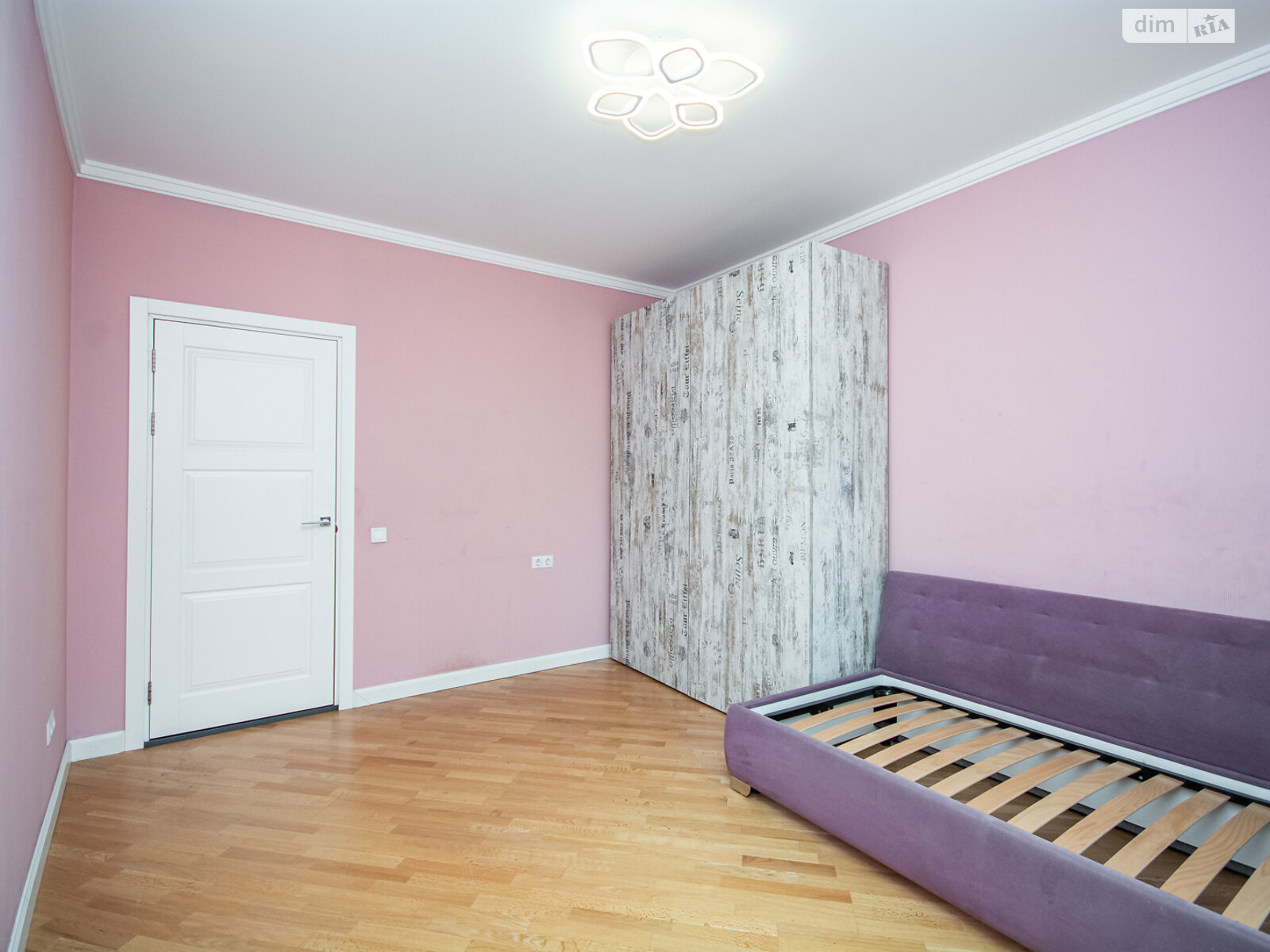 Продаж трикімнатної квартири в Києві, на наб. Дніпровська 19, район Осокорки фото 1 Продаж трикімнатної квартири в Києві, на наб. Дніпровська 19, район Осокорки фото 1
